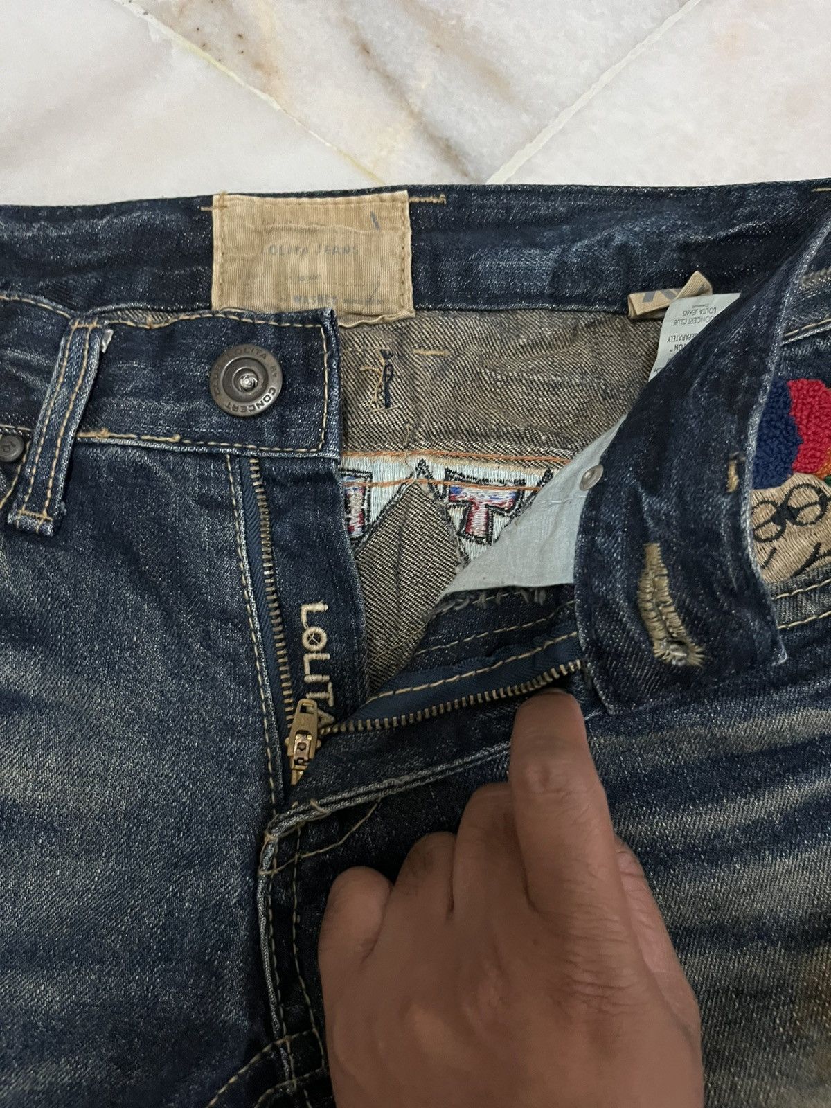 Japanese Brand Yoshitomo Nara Lolita Denim Jeans Size US 30 / EU 46 - 11 Thumbnail