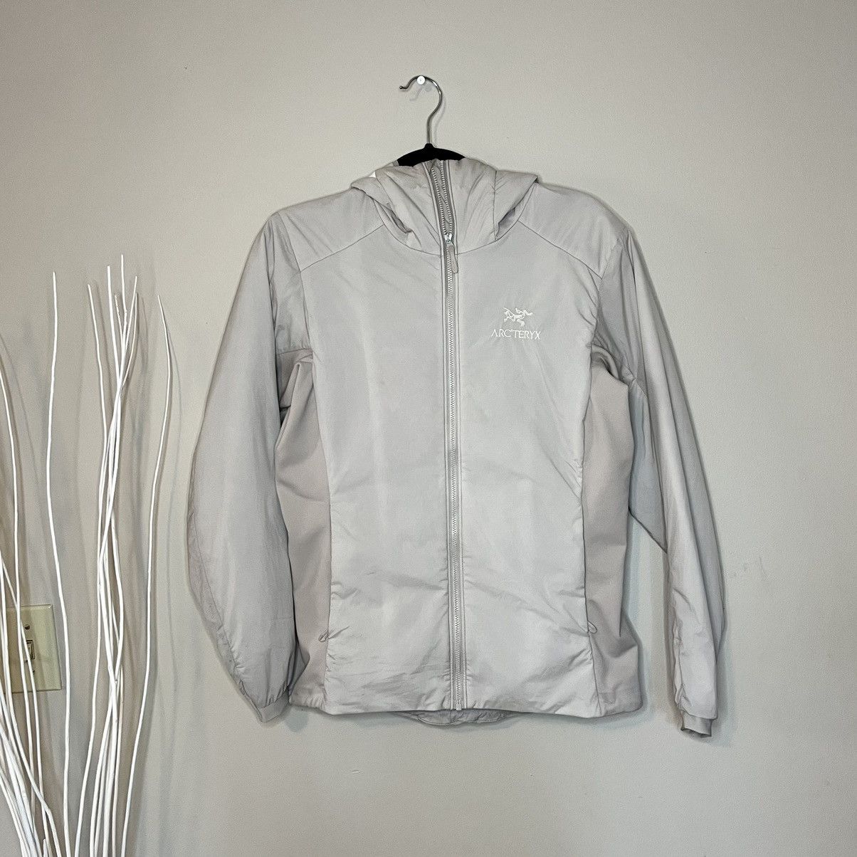 image of Arcteryx Arc’Teryx Atom Hoody Warm Stone Color in Beige, Women's (Size Small)