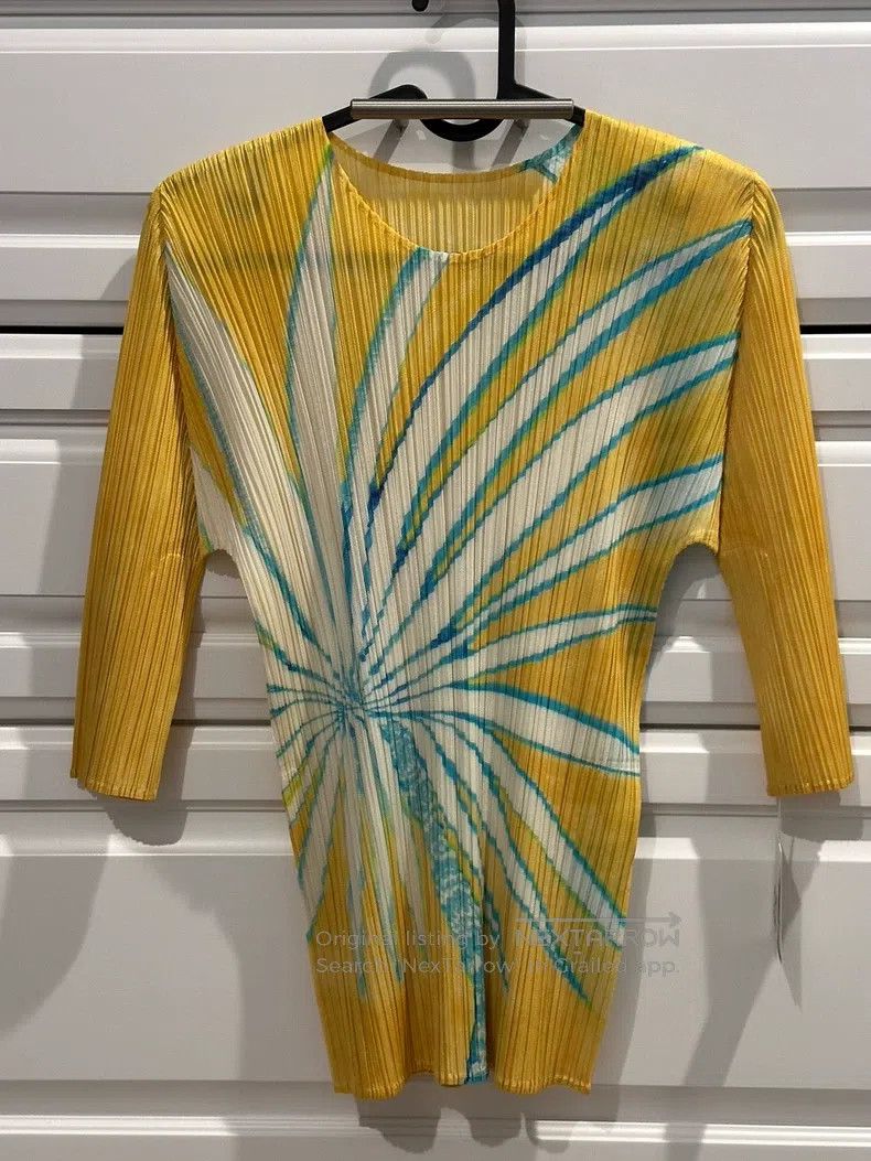 Issey Miyake Issey Miyake Yellow Top Size L / US 10 / IT 46 - 1 Thumbnail