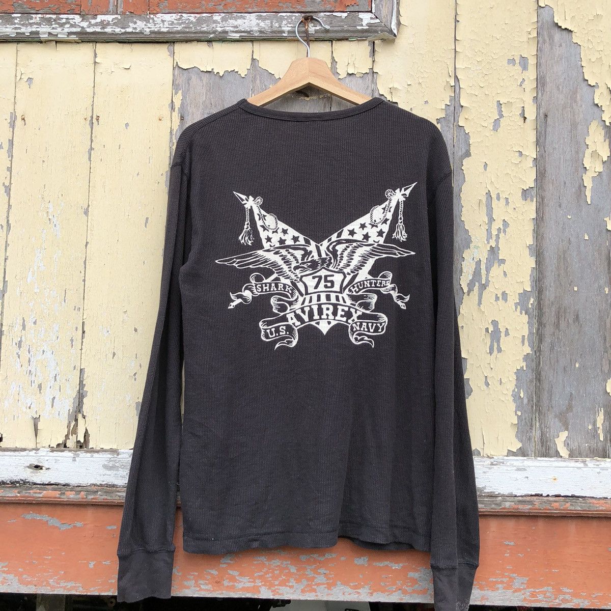 Avirex Vintage y2k Avirex Shark Hunters Long Sleeve Tshirt Size US L / EU 52-54 / 3 - 9 Thumbnail