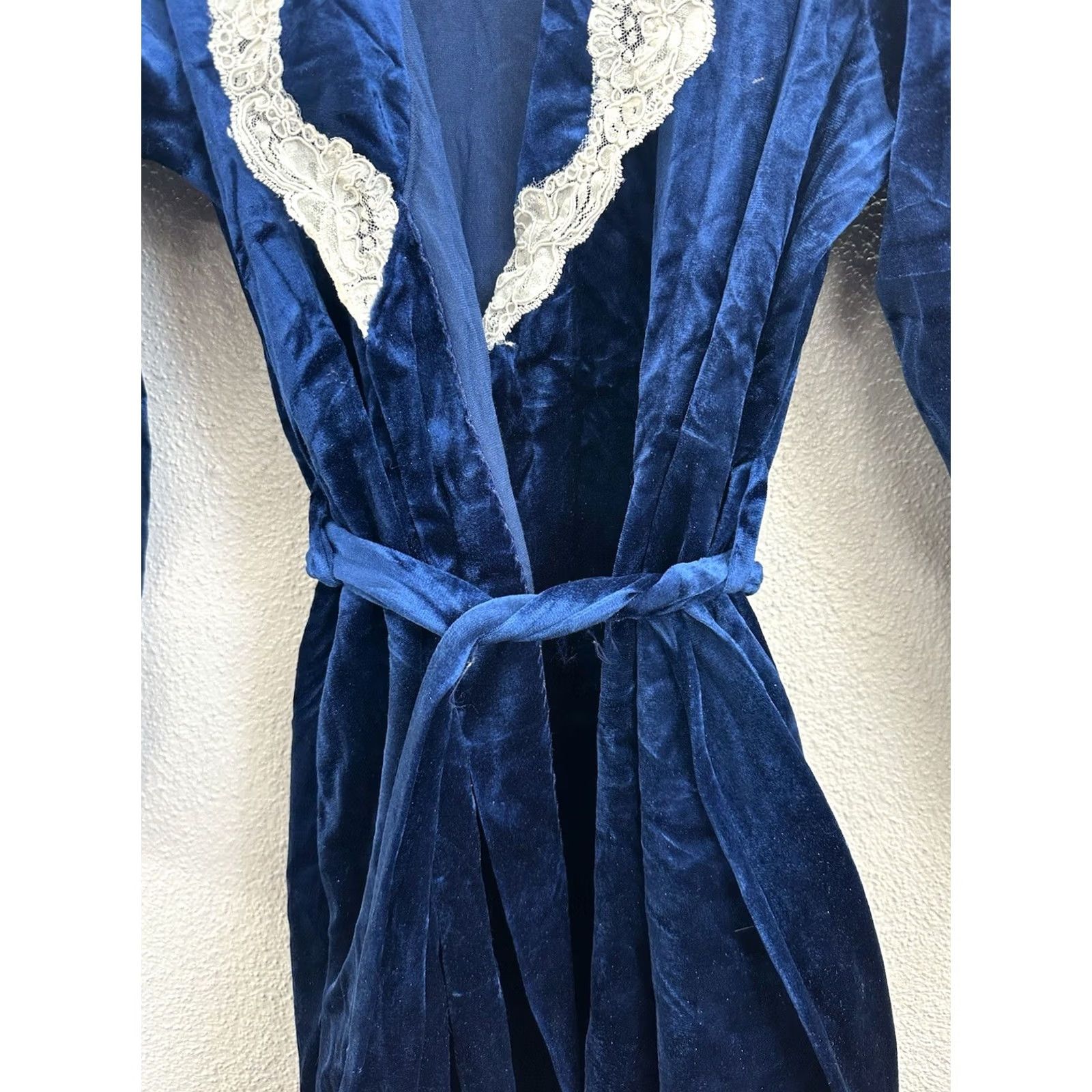 Vintage Komar Womens Robe Size Small Blue Velour Lace Nightgown Housecoat Vintage 80s Velour Robe Knotted Belt Lightweight 80s Womens Size ONE SIZE - 4 Thumbnail