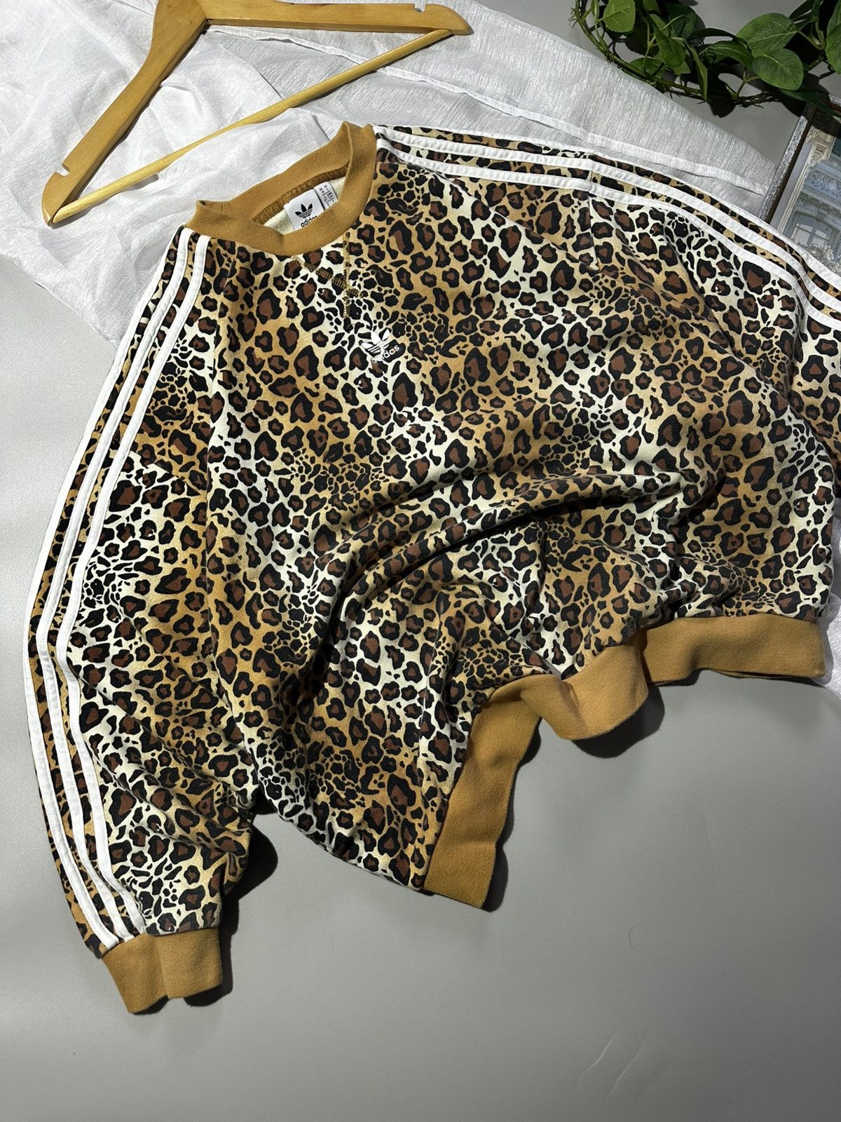 Adidas Oversized Leopard Sweatshirt Adidas Originals Size L / US 10 / IT 46 - 4 Thumbnail