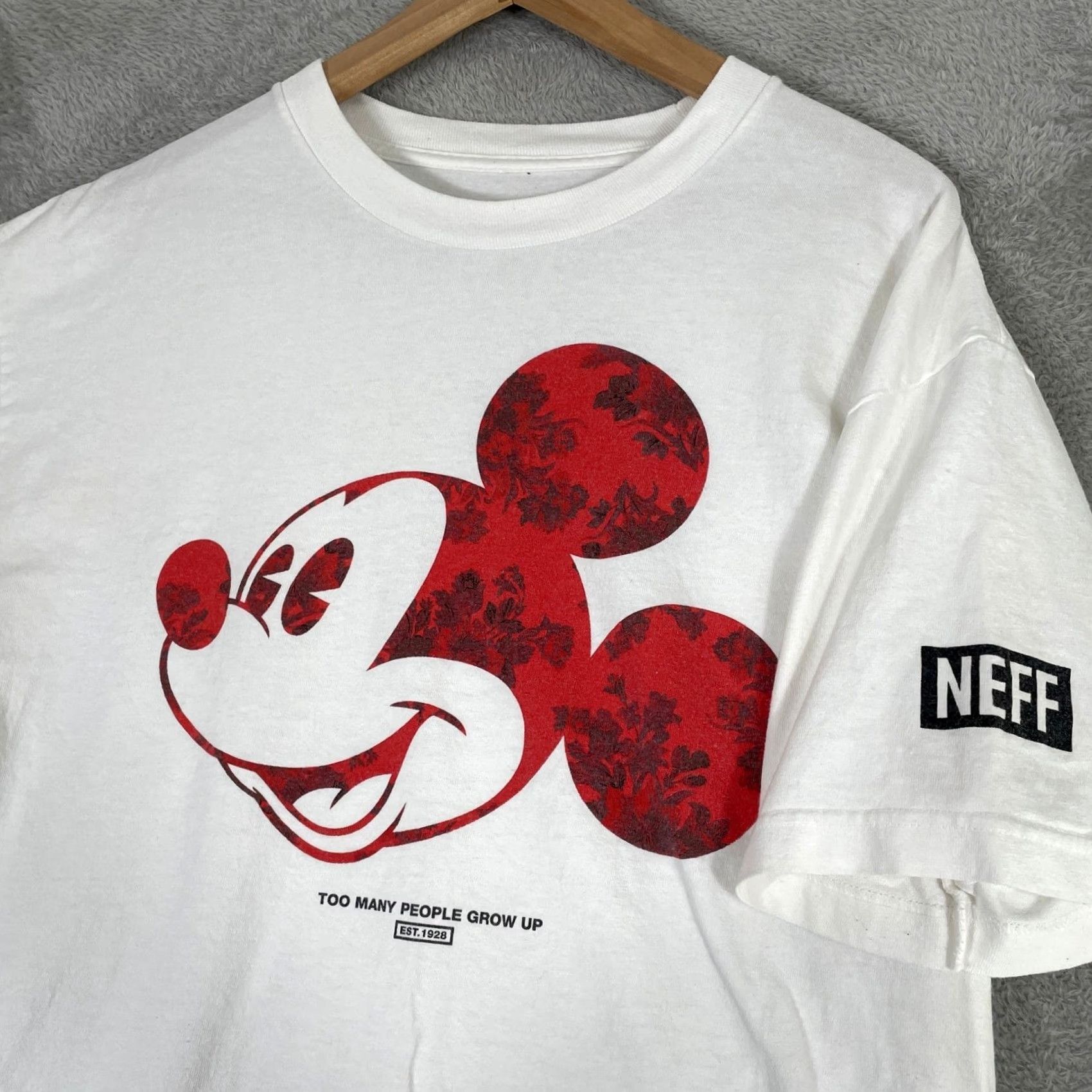 Disney Neff Disney Mickey Mouse T Shirt Mens Large White Floral Graphic Logo Tee Size US L / EU 52-54 / 3 - 4 Thumbnail