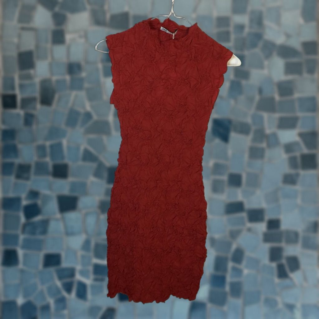 NWT Zara Mini Bodycon Dress Size S Womans Red Textured Sleeveless Mocked  Neck