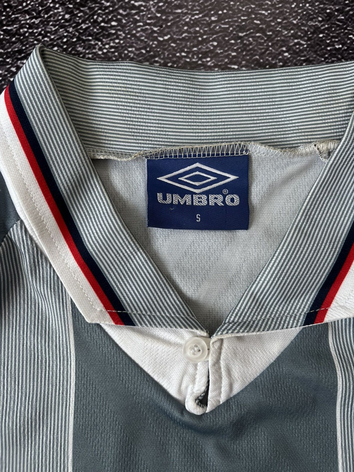 Umbro Vintage Umbro England 90s Away Soccer Shirt Jersey Size US S / EU 44-46 / 1 - 8 Thumbnail