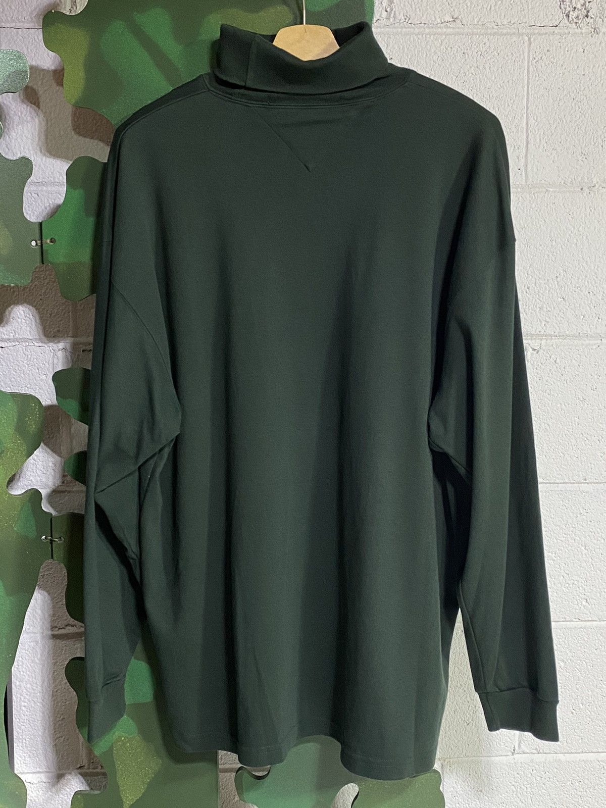Tommy Hilfiger × Vintage 90s Tommy Hilfiger Turtle Neck (sz XXL) Size US XXL / EU 58 / 5 - 2 Thumbnail
