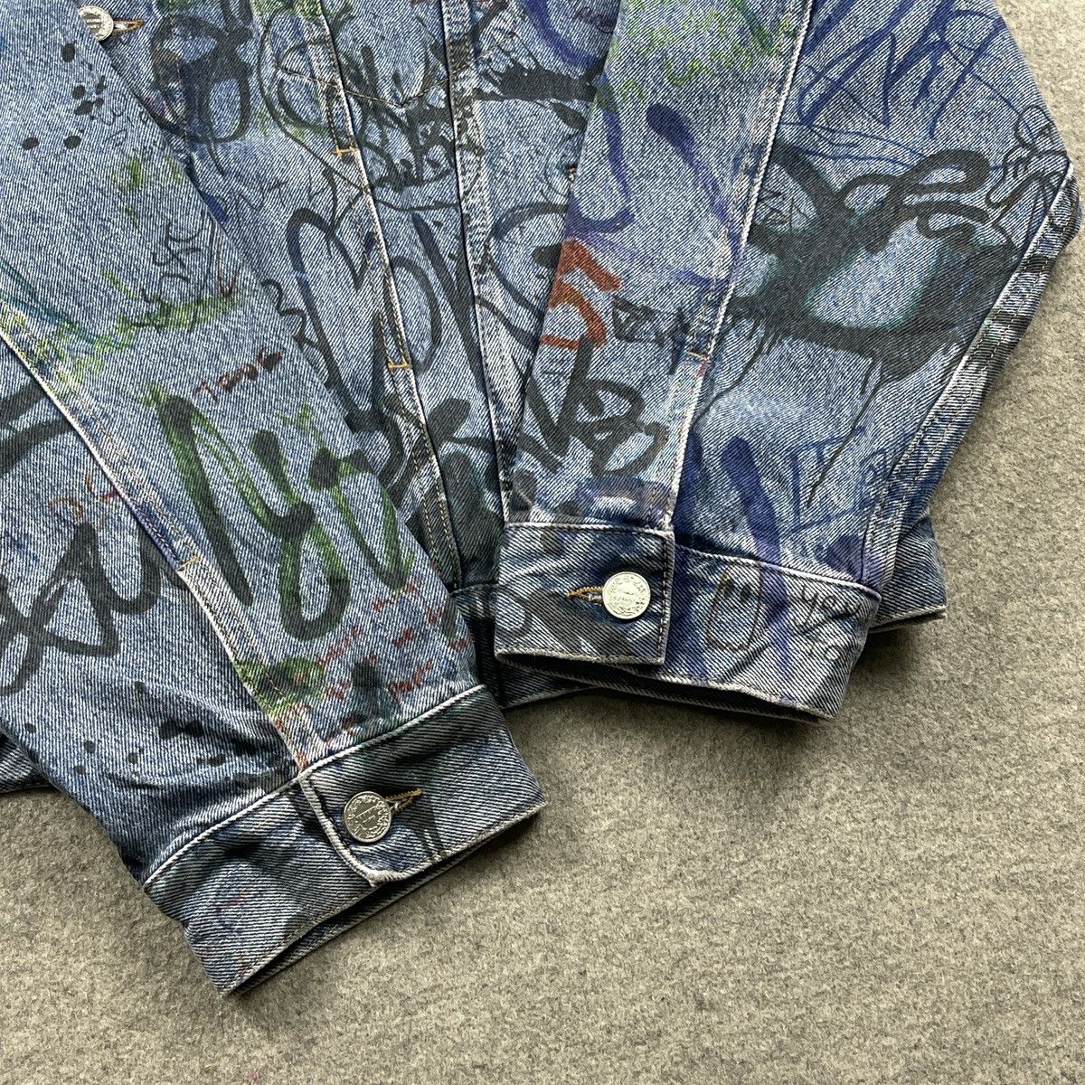 Vetements Vetements Graffiti Denim Jacket Size US L / EU 52-54 / 3 - 9 Thumbnail