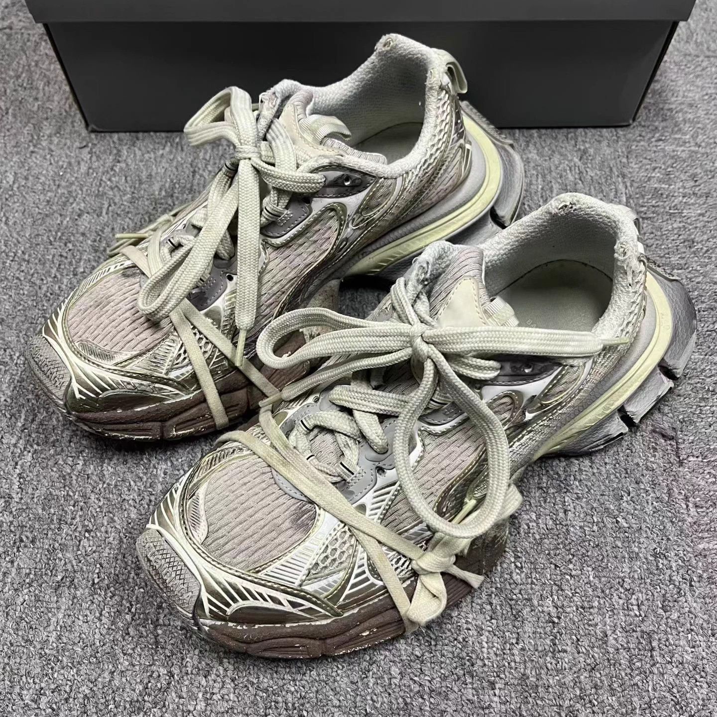 Balenciaga Balenciaga Distressed Mesh Lace-Up Low Top Dad Sneakers 42 Size US 9 / EU 42 - 2 Thumbnail