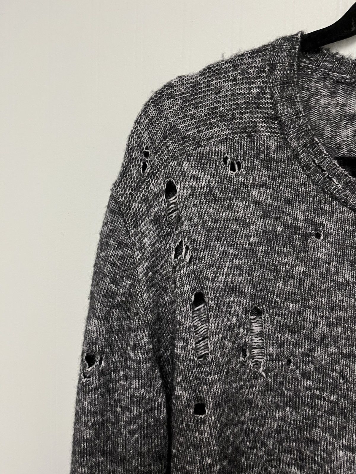 John Varvatos Distressed crewneck. Medium Size US M / EU 48-50 / 2 - 7 Thumbnail