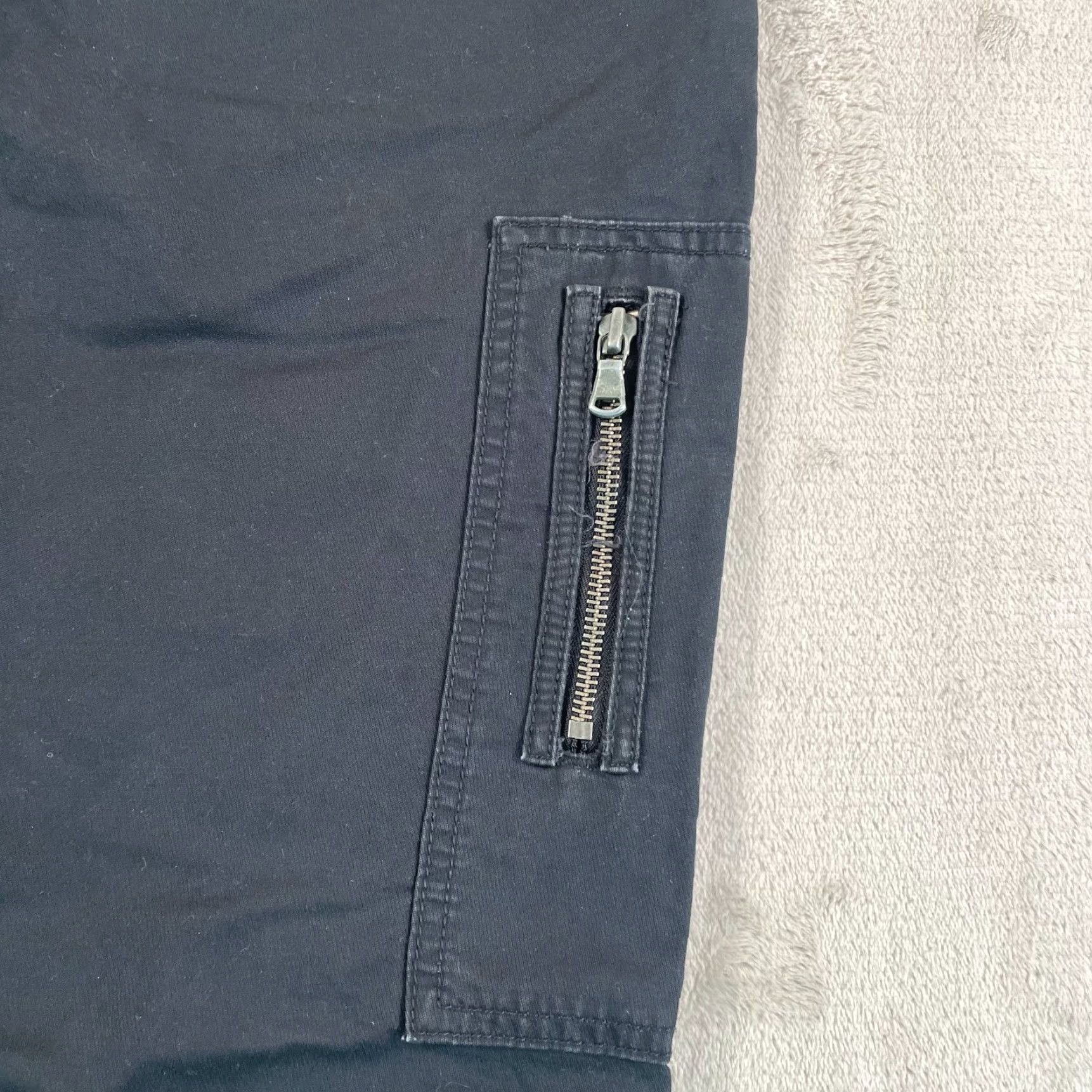 John Varvatos John Varvatos Cargo Pants Men 36x33 Black Zip Pockets Straight Leg USA Size US 36 / EU 52 - 5 Thumbnail