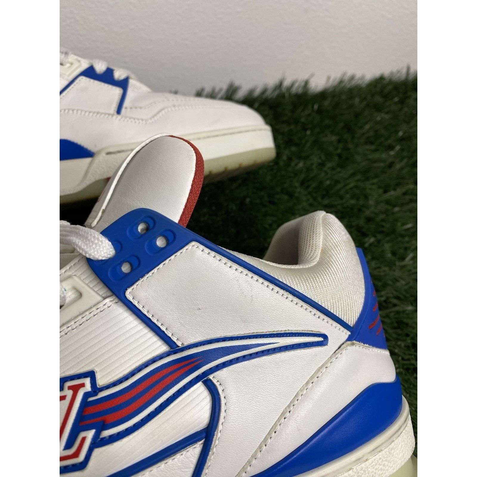 Louis Vuitton Size 8 LV - Louis Vuitton ‘White Red Blue’ Mid Trainer Size US 9 / EU 42 - 5 Thumbnail