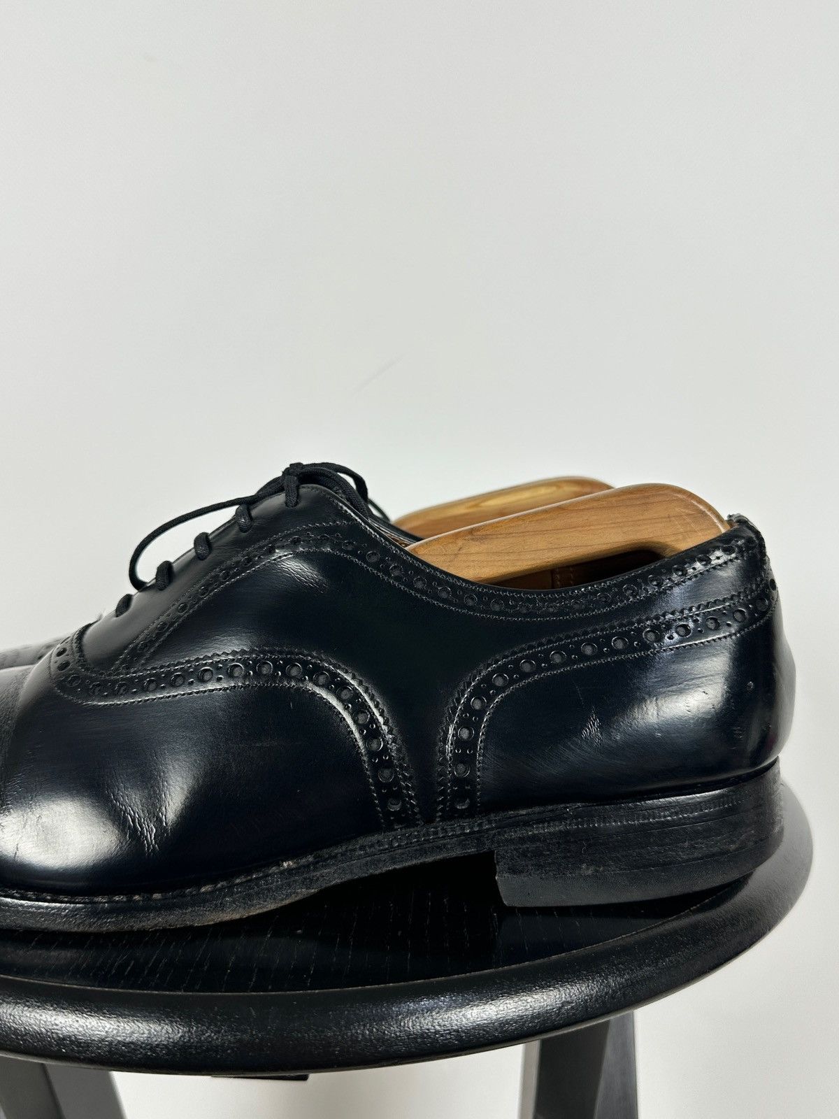Church's Church’s Black Leather Oxford Brogue Dress England Shoes Size US 9.5 / EU 42-43 - 14 Thumbnail