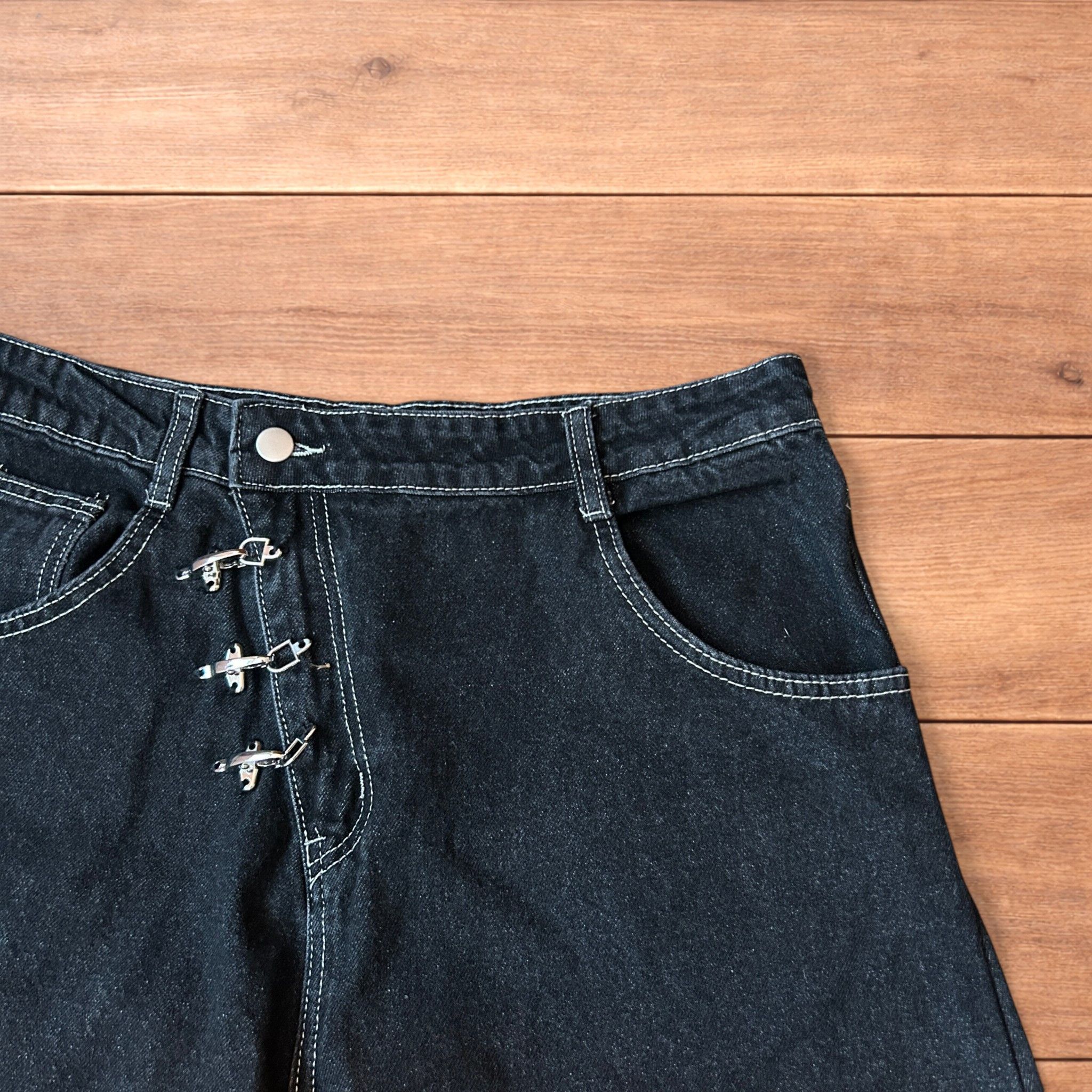 Japanese Brand Baggy wide leg denim shorts jorts with buckles in black. Size US 34 / EU 50 - 3 Thumbnail