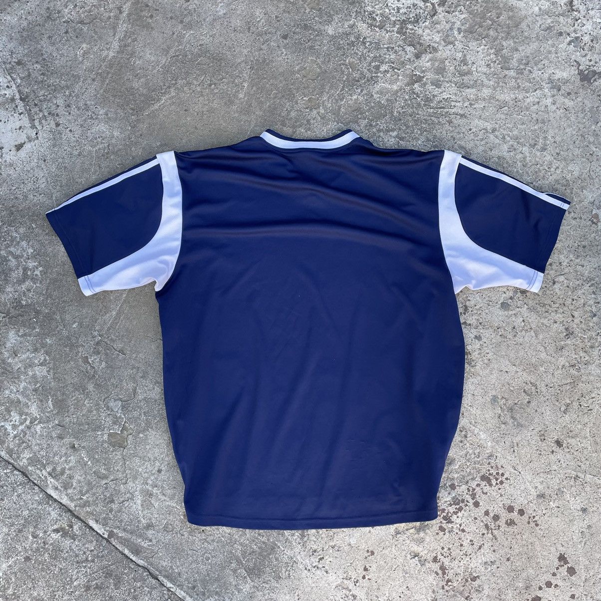 Adidas Adidas T-shirts Vintage Central Logo V Neck Y2K 90s USA Size US XL / EU 56 / 4 - 2 Thumbnail