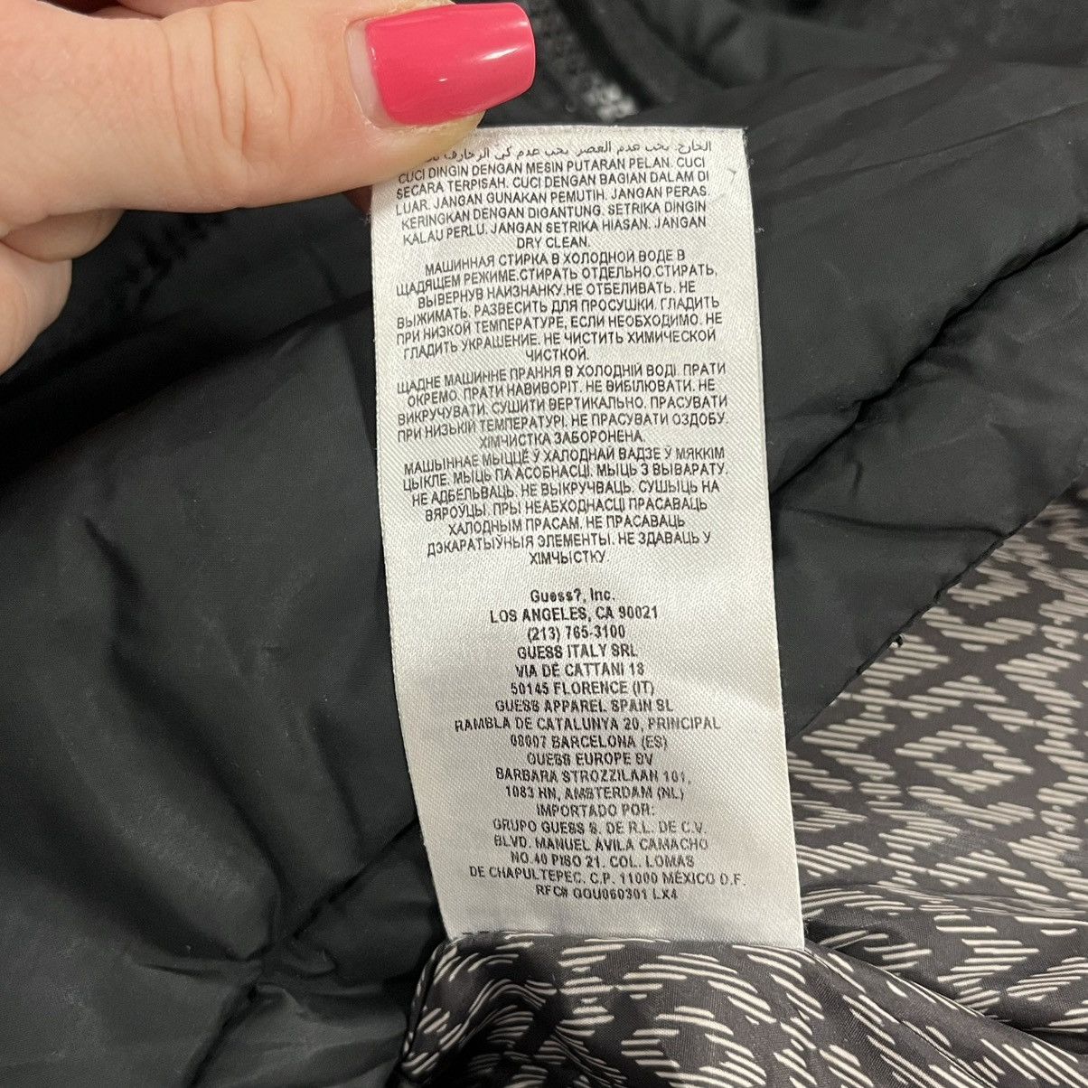 Guess Guess Black puffer jacket with removable hood Size US S / EU 44-46 / 1 - 11 Thumbnail