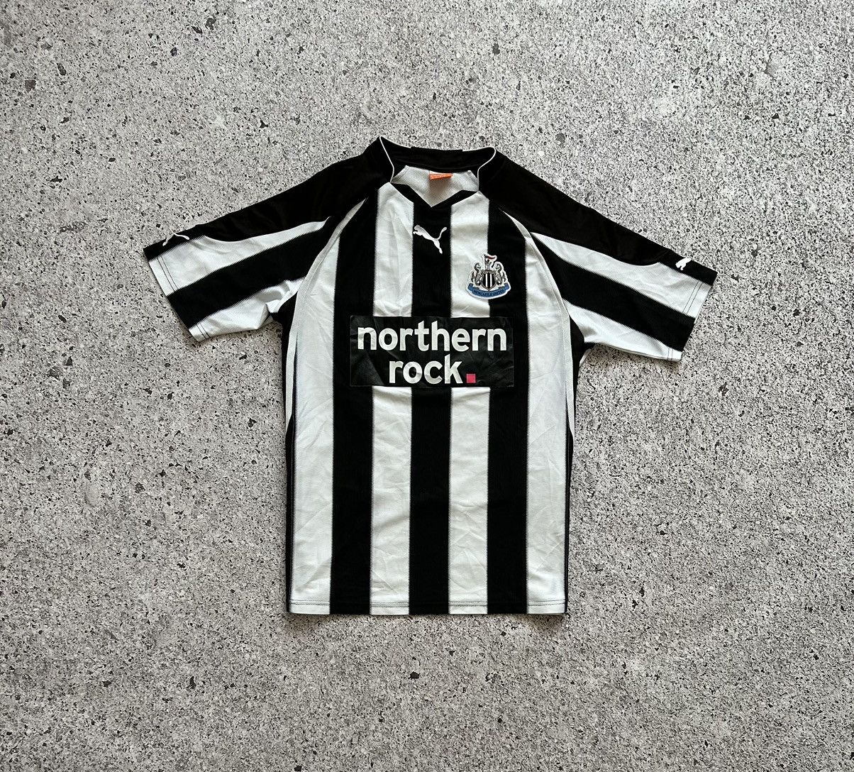 Puma × Vintage Vintage Puma Newcastle United 2010 2011 Home Soccer Jersey Size US M / EU 48-50 / 2 - 2 Thumbnail