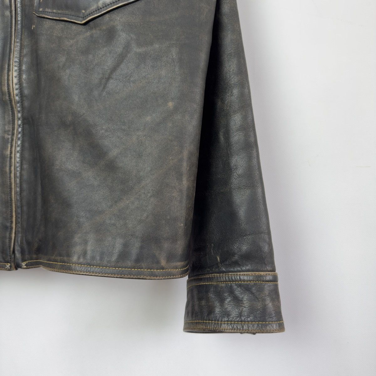 Gap Y2k OLD GAP Distressed Leather Jacket Heavyweight Boxy Faded Size US L / EU 52-54 / 3 - 2 Thumbnail
