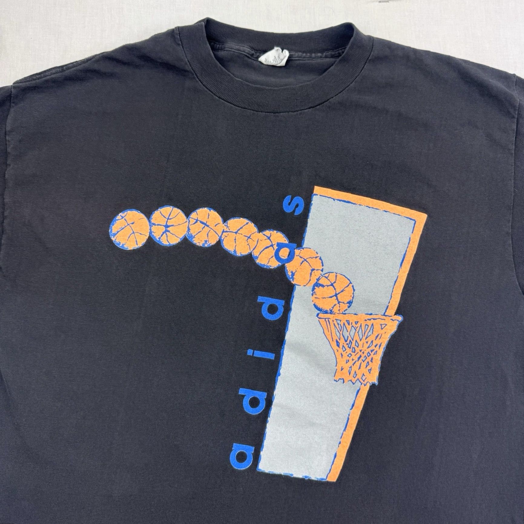 Adidas VINTAGE adidas T-Shirt Men L Black Graphic 80s USA Basketball Shirt Adult Large Regular Fit Mens Size US L / EU 52-54 / 3 - 2 Thumbnail