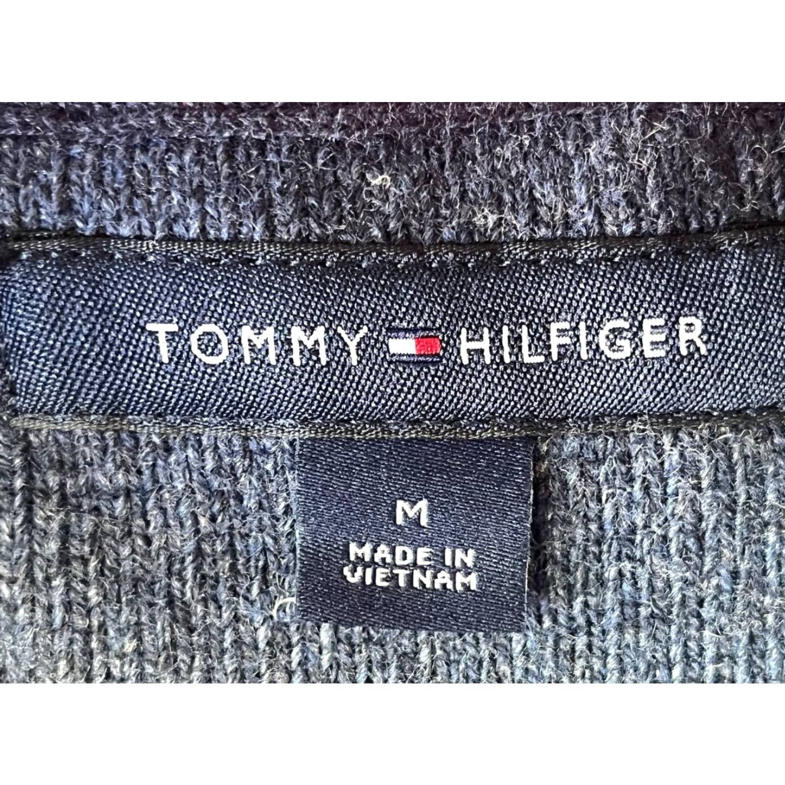 Tommy Hilfiger VINTAGE Tommy Hilfiger Mens Cable Knit Sweater Medium Blue Marine Pullover Size US M / EU 48-50 / 2 - 6 Thumbnail