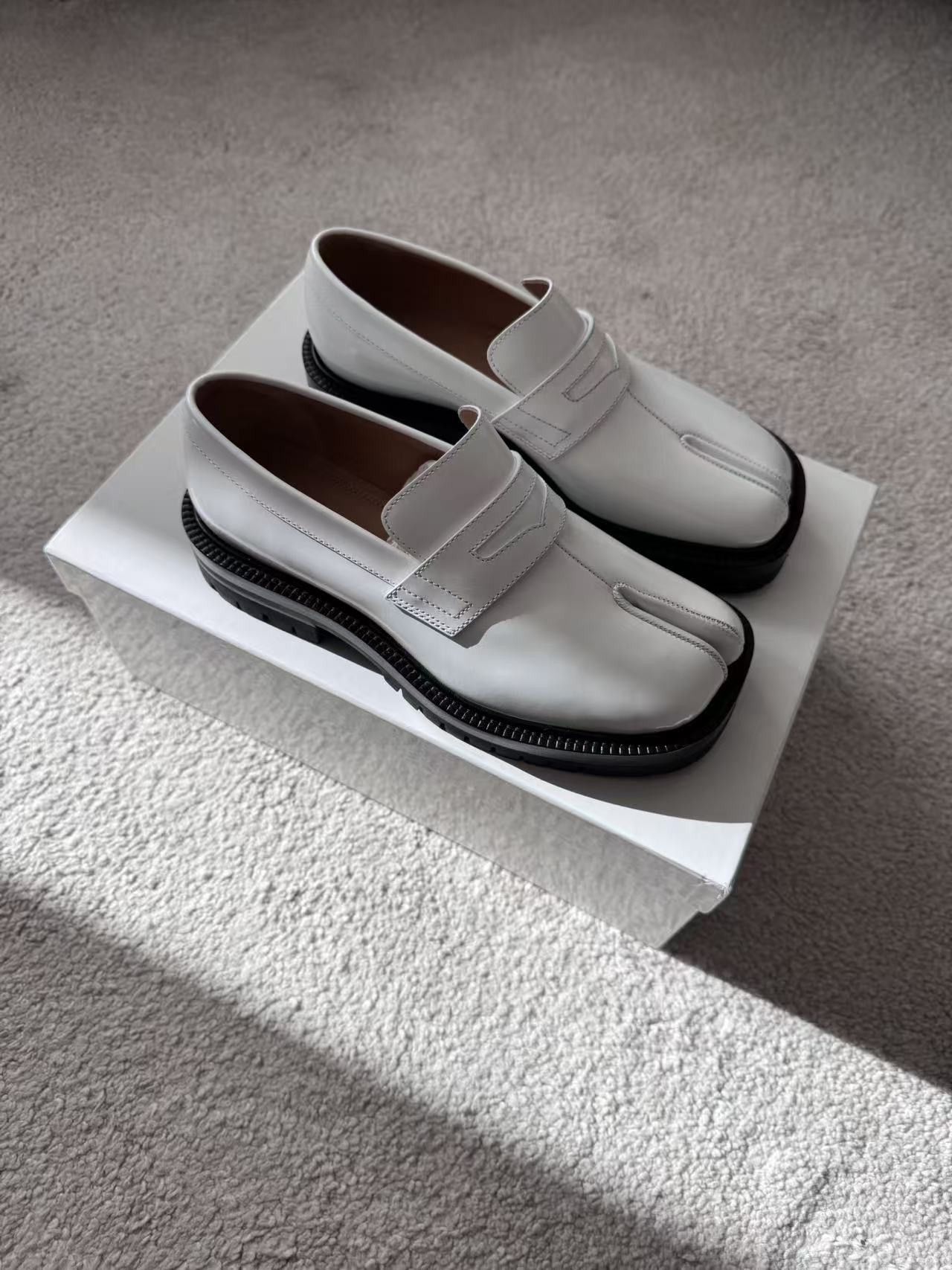 Maison Margiela Maison Margiela Tabi Loafers Brand New Size US 7 / IT 37 - 10 Thumbnail