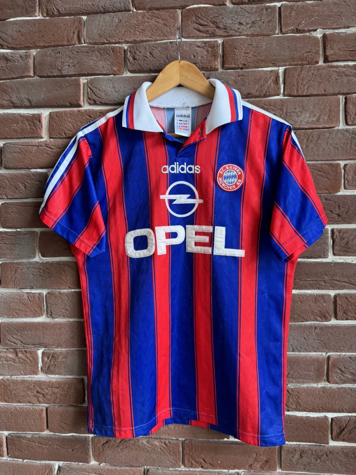 Vintage Rare Vintage 90s Adidas FC Bayern Munich Klinsmann Jersey Size US S / EU 44-46 / 1 - 1 Thumbnail