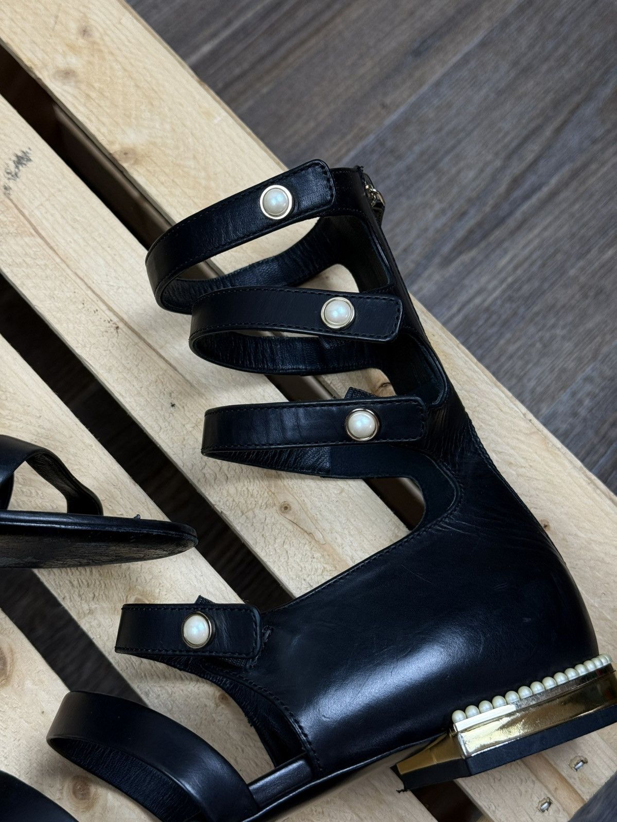 Chanel Womans Chanel Strappy Pearl Gladiator Sandals Size EU:39 Size US 9 / IT 39 - 5 Thumbnail