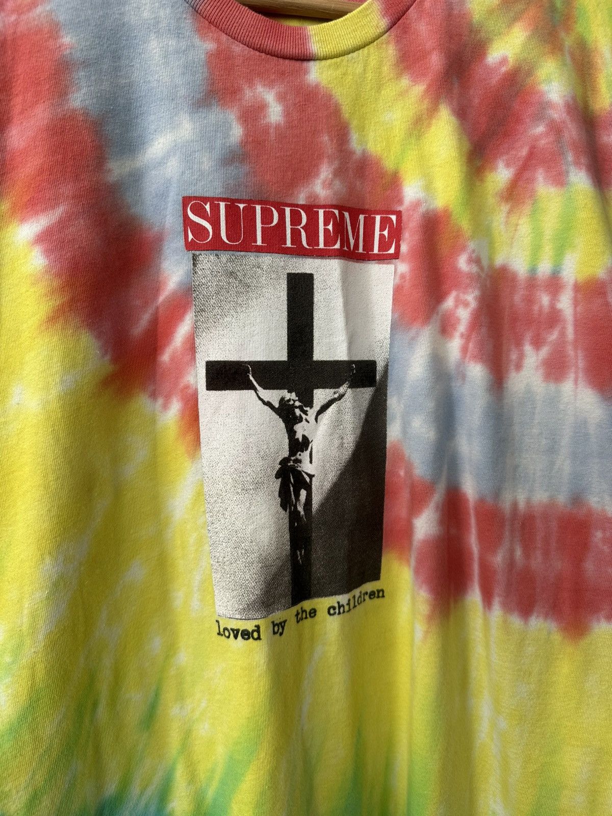 Supreme Supreme T-Shirt Loved By The Children Logo Tie Dye Y2K Tee Size US M / EU 48-50 / 2 - 5 Thumbnail