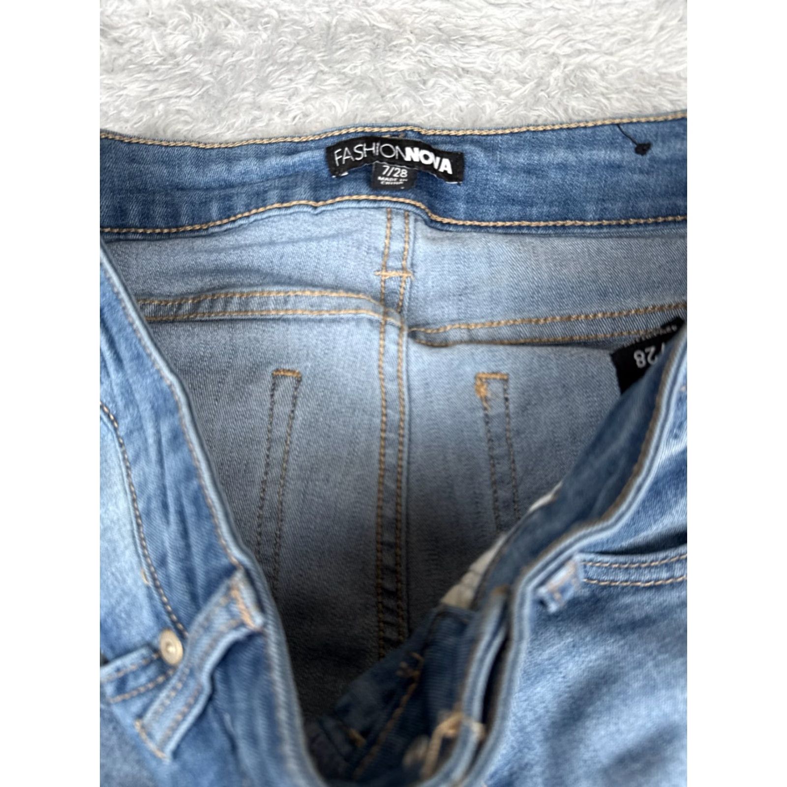 Fashion Nova Fashion Nova Jeans Juniors 7 Blue Denim Distressed Flared Cotton Blend 28x33 Size 28" / US 6 / IT 42 - 6 Thumbnail