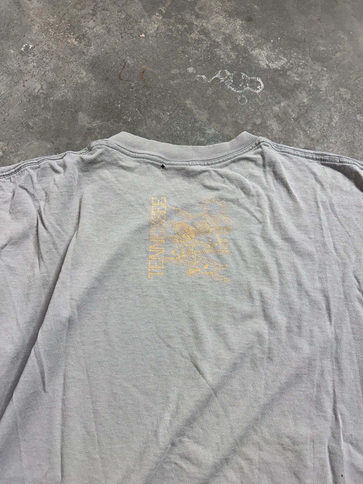 Vintage Vintage 90’s Tennessee Aztec Dogs Art Nature T-shirt Size XL Size US XL / EU 56 / 4 - 6 Thumbnail