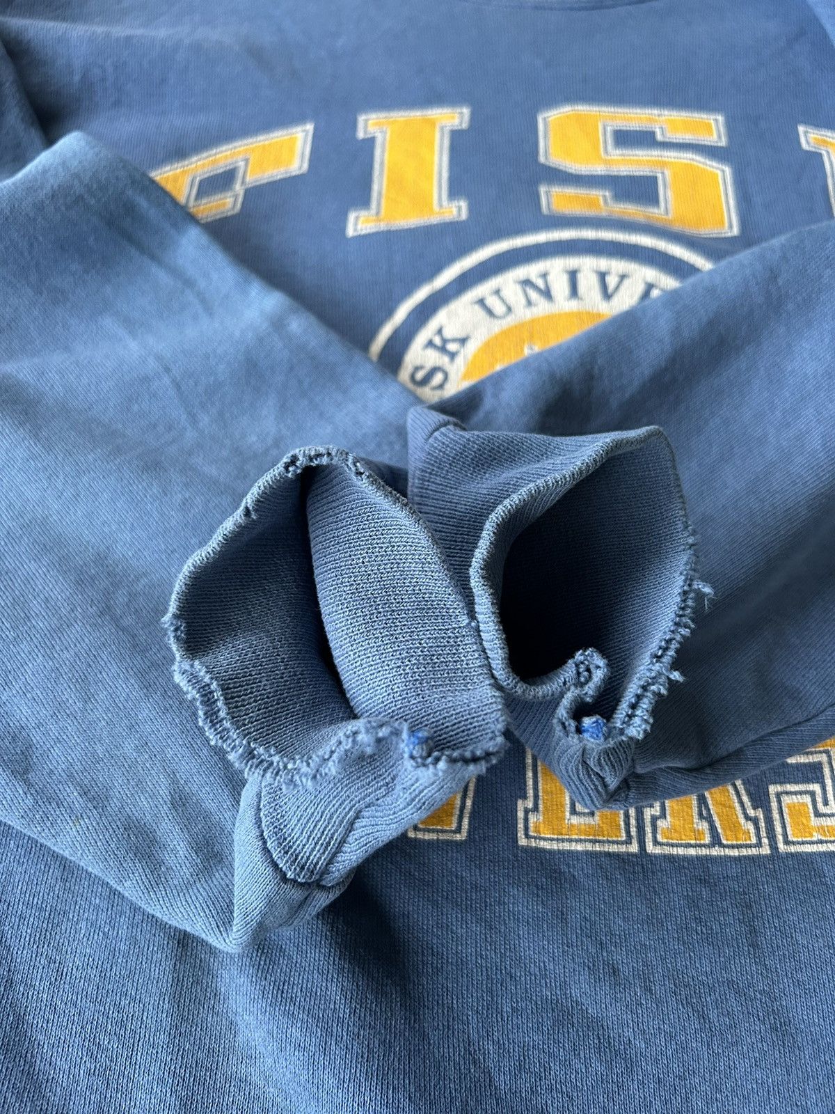 Other Vintage Fisk University Distressed Sweatshirt Size US L / EU 52-54 / 3 - 13 Thumbnail