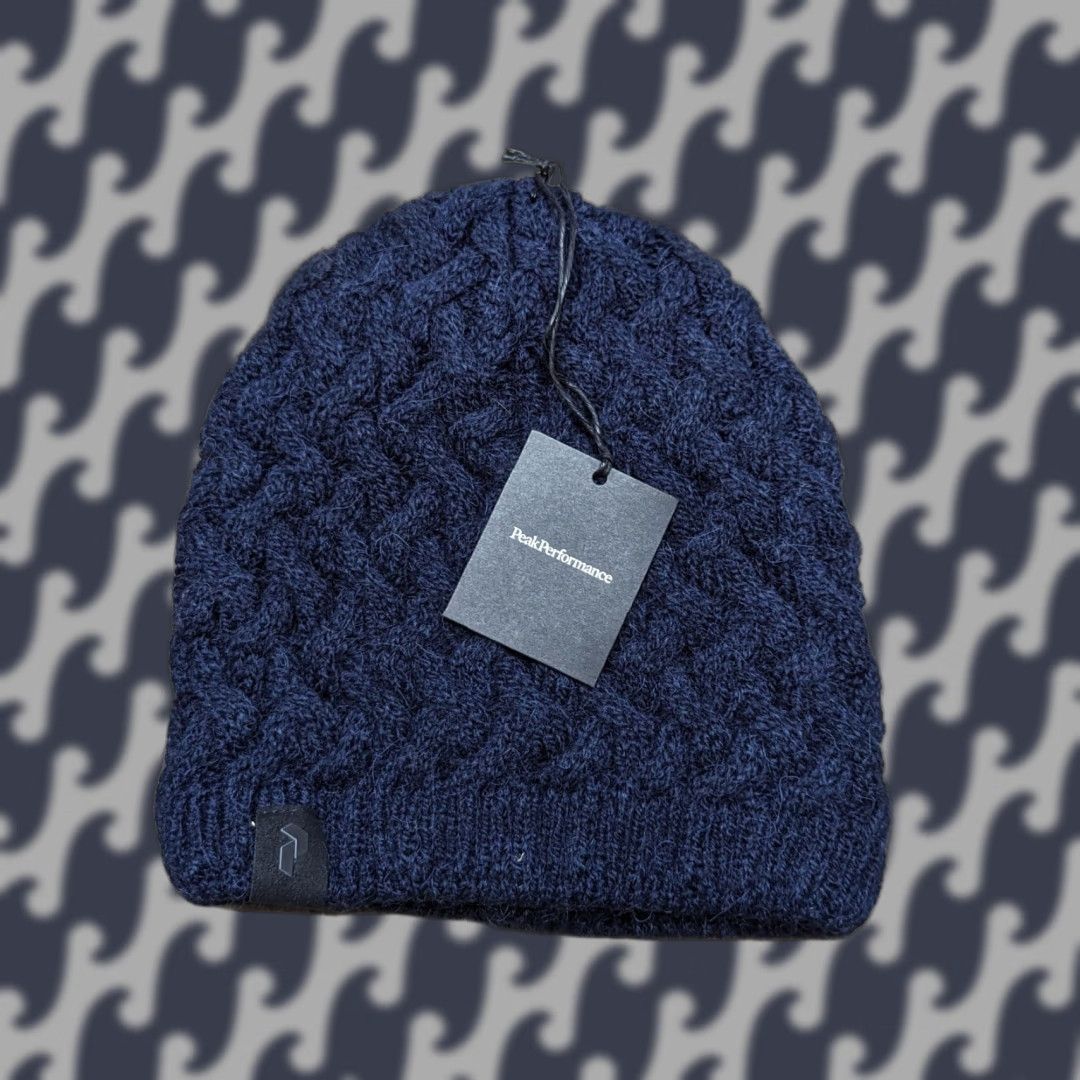 Peak Performance Peak Performance Beanie Hat One Size Blue Knit Lined Stretch Wool Acrylic Unisex Adults Fall Winter Spring Comfort Forecasted Size ONE SIZE - 1 Thumbnail