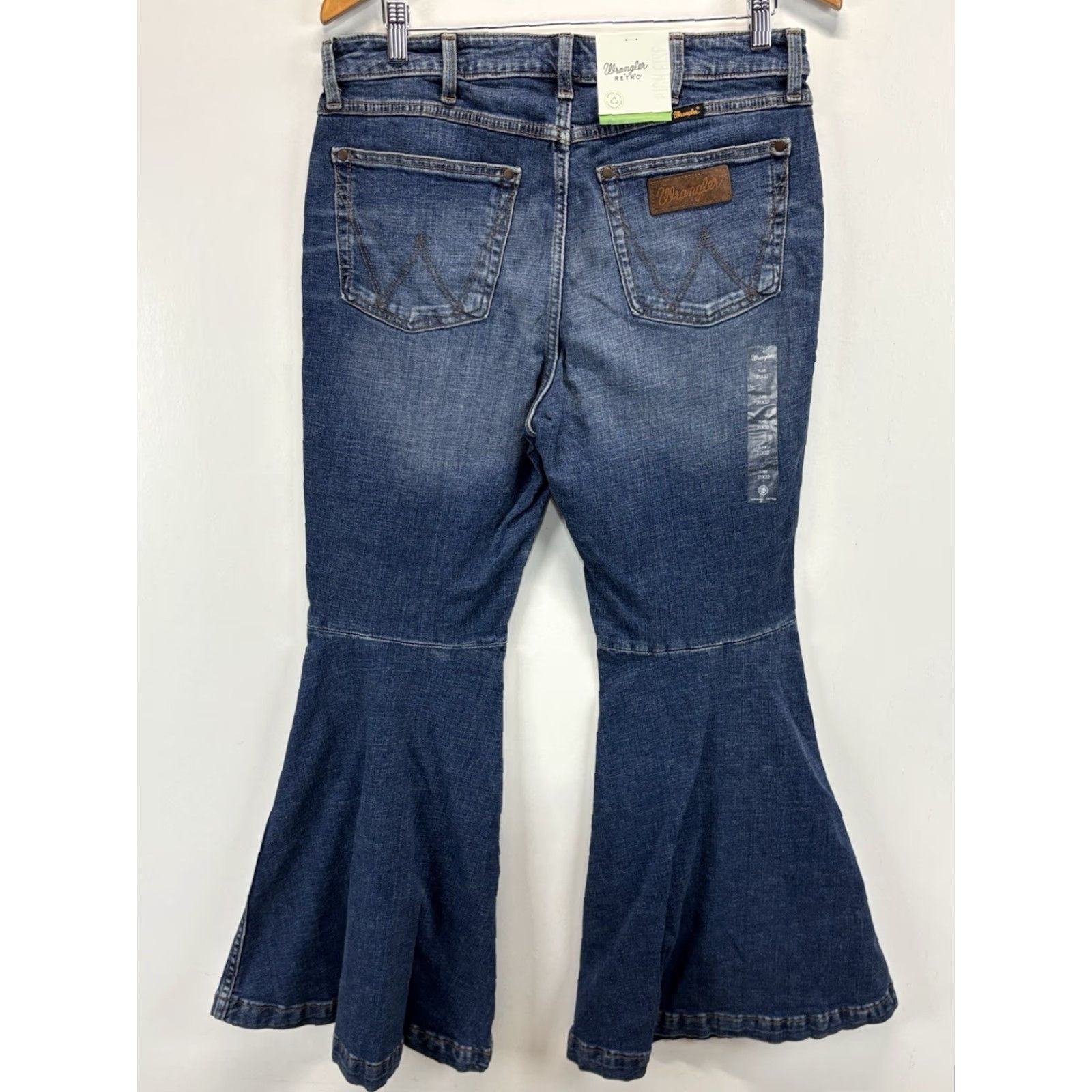 Wrangler Wrangler Retro High Rise Trumpet Flare Denim Jeans Womens 31x32 Bell Bottom Blue Vintage? No, Vintage: No. Size 24" / US 00 / IT 34 - 3 Thumbnail