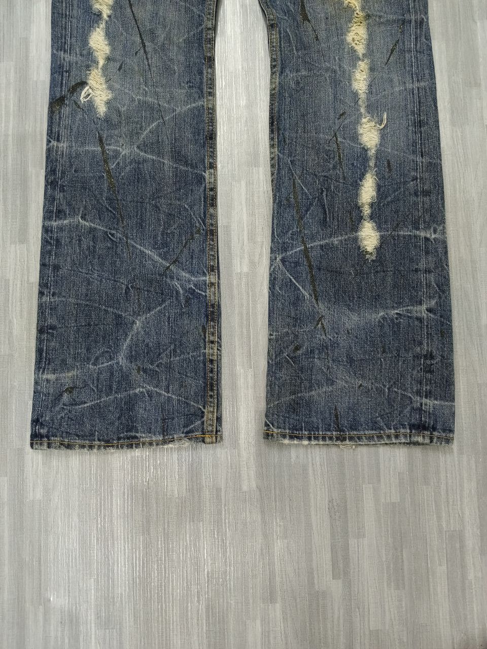 Japanese Brand FLARE SICK RIPED SPLATTED UNBRANS DENIM PANTS Size US 32 / EU 48 - 8 Thumbnail