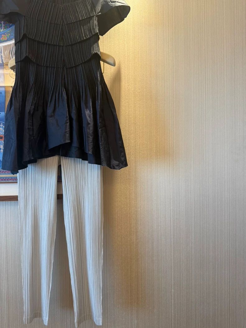 Issey Miyake Issey Miyake A black main line high-end skirt skirt dress Size S / US 4 / IT 40 - 4 Thumbnail