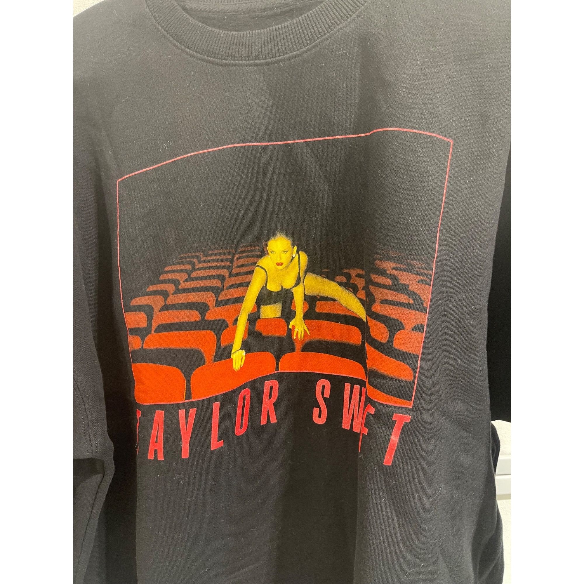 Band Tees NEW TAYLOR SWIFT THE LIFE OF A SHOWGIRL CREWNECK MEDIUM Size M / US 6-8 / IT 42-44 - 3 Thumbnail
