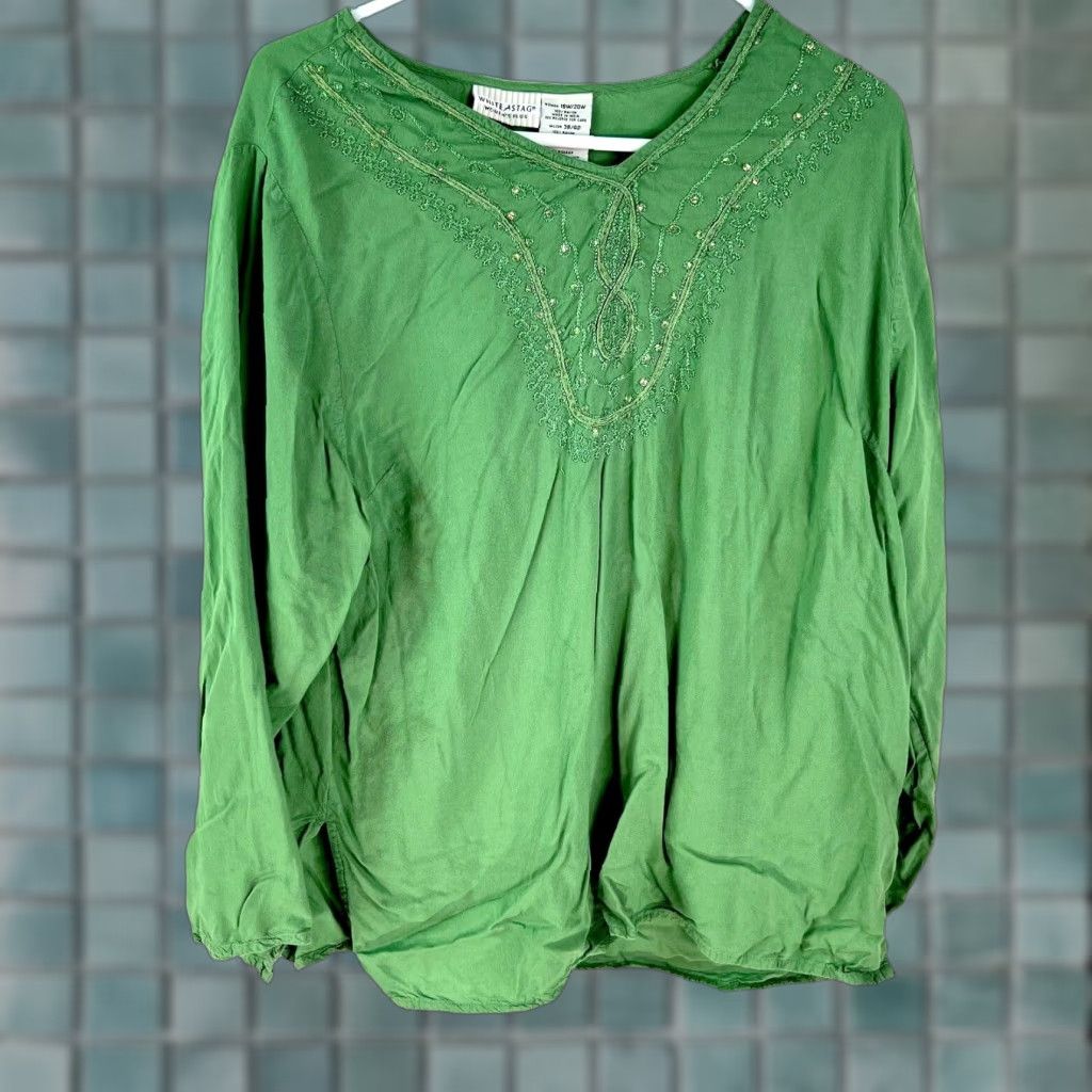 Vintage VINTAGE White Stag Womens Green Long Sleeve V Neck Blouse Plus Size 18W Rayon Casual Size XXL / US 16-18 / IT 52-54 - 1 Thumbnail
