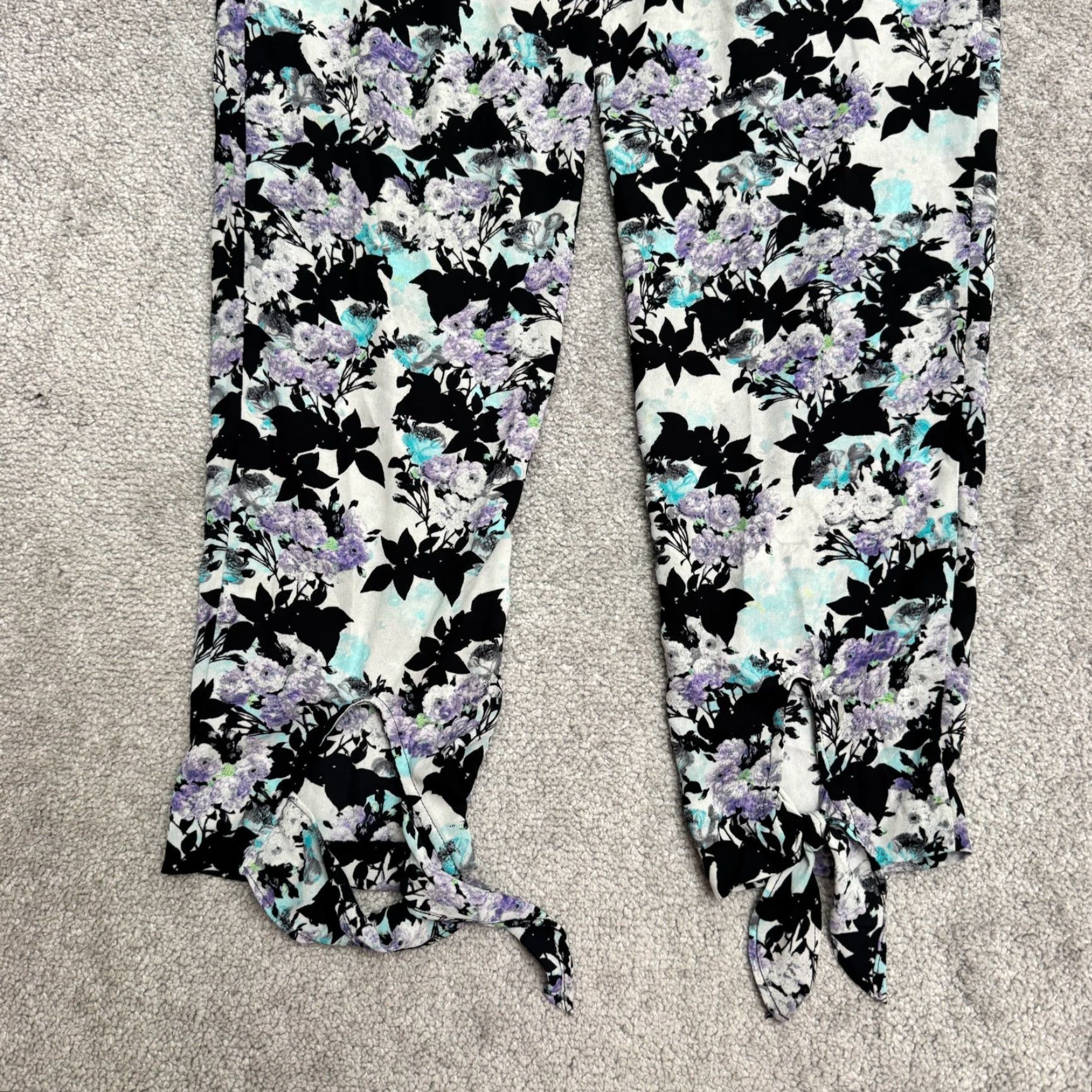 Vintage ASTR Floral Ankle Tie Tapered Leg Pants Womens M Purple Black Boho Shirt? Size 32" / US 10 / IT 46 - 4 Thumbnail