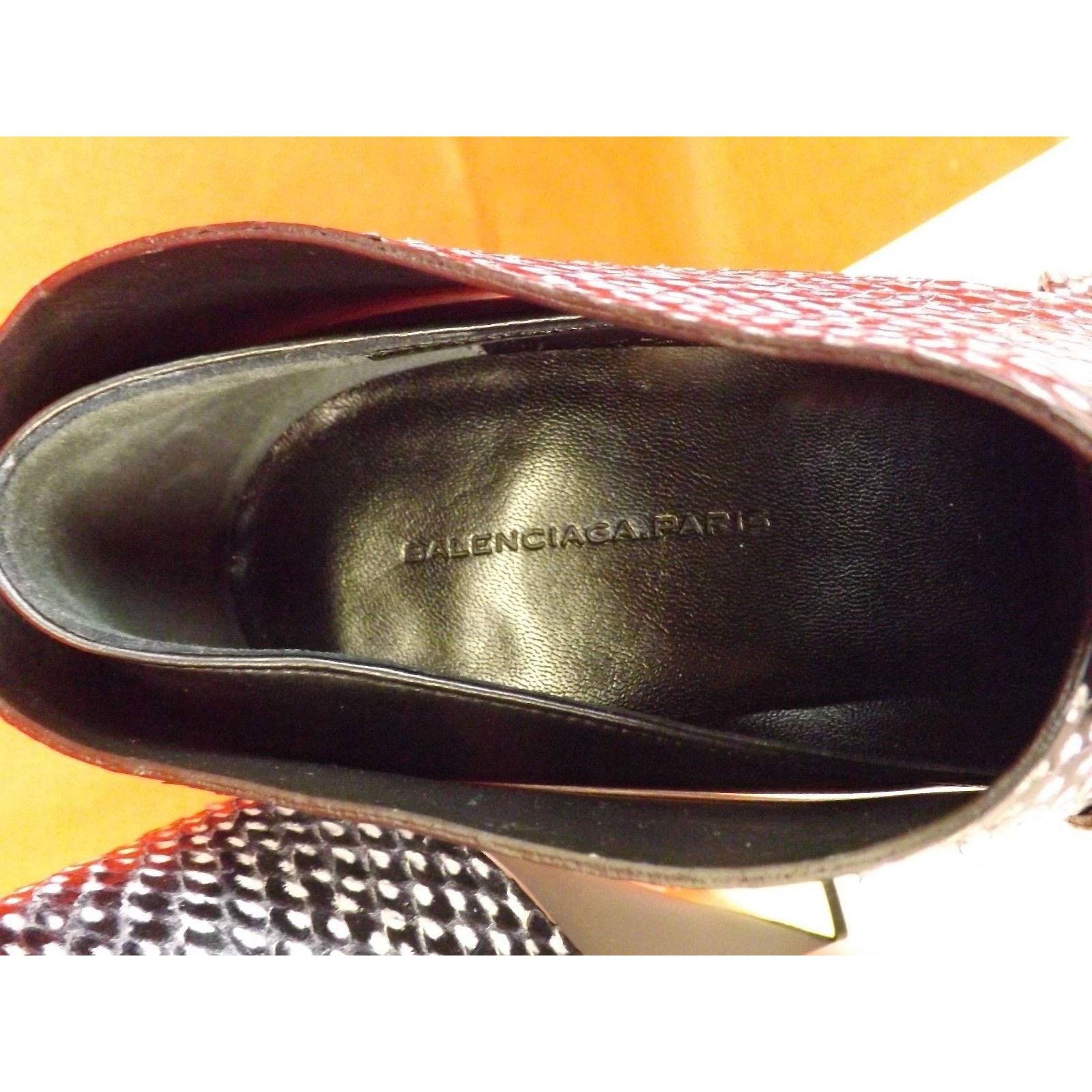 Balenciaga BALENCIAGA BLACK SNAKE PRINT LEATHER HEELS PUMPS 37.5 292683 Size US 7.5 / IT 37.5 - 10 Thumbnail