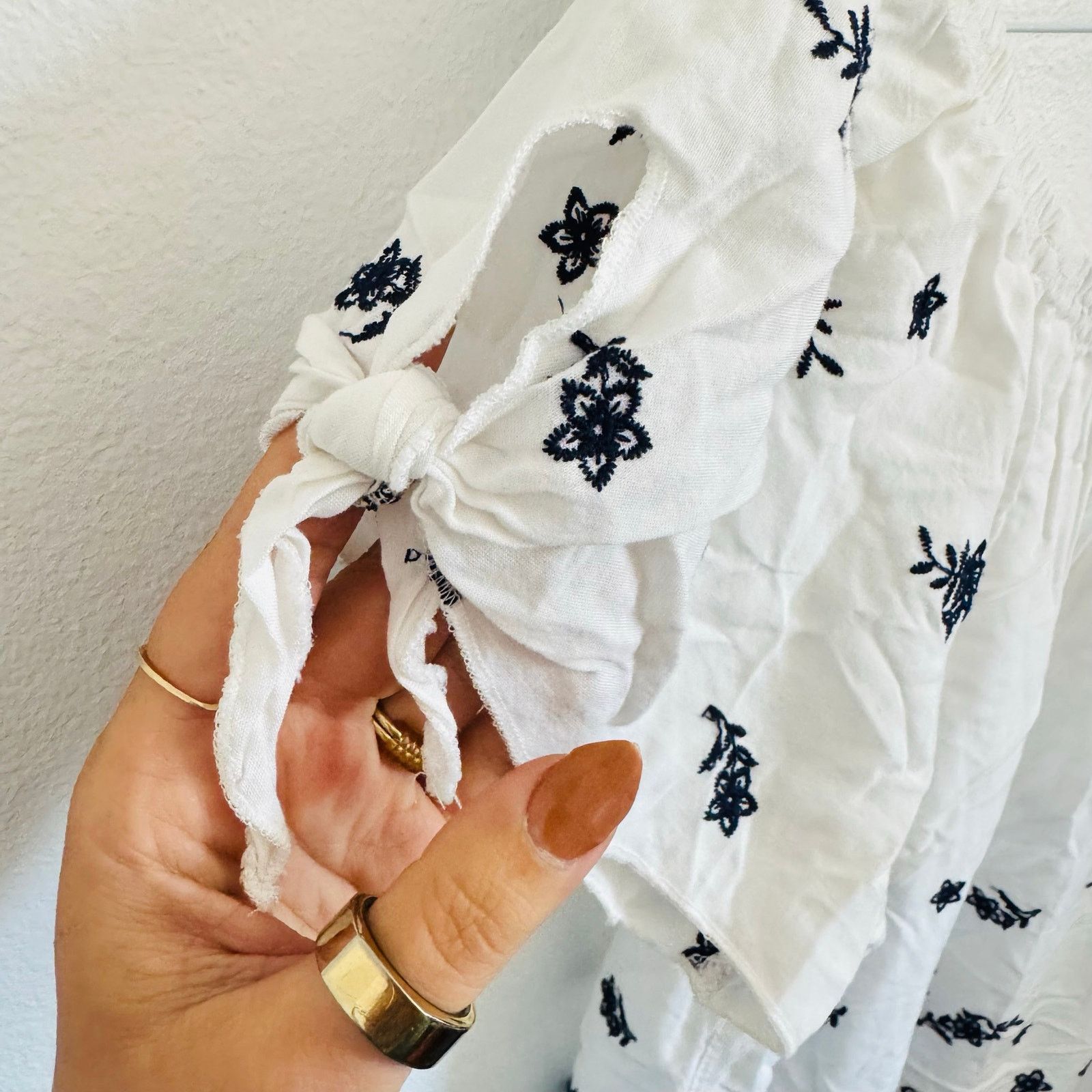 Vintage VINTAGE White Navy Blue Floral Tie Shoulder Top Shirt Blouse Size L / US 10 / IT 46 - 8 Thumbnail