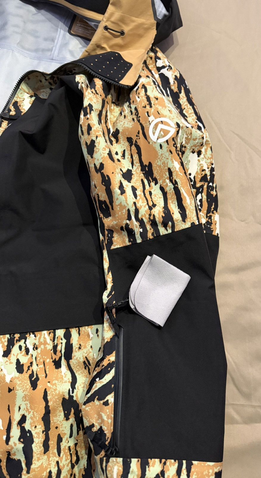 The North Face North Face 2024 Summit Verbier GoreTex Jacket Almond Camo Size US XL / EU 56 / 4 - 3 Thumbnail