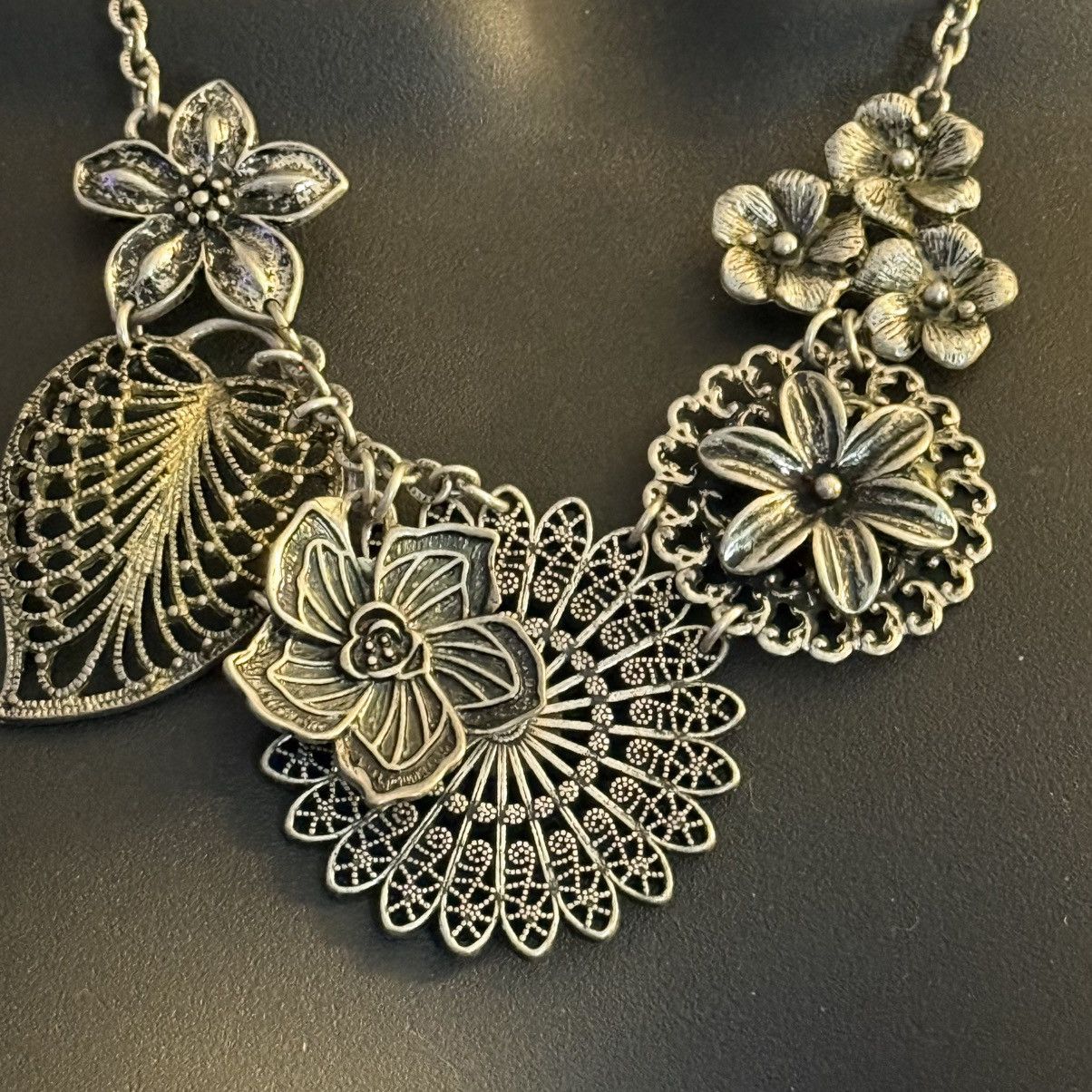 Other Premier Designs silver botanical floral statement necklace Size ONE SIZE - 6 Thumbnail