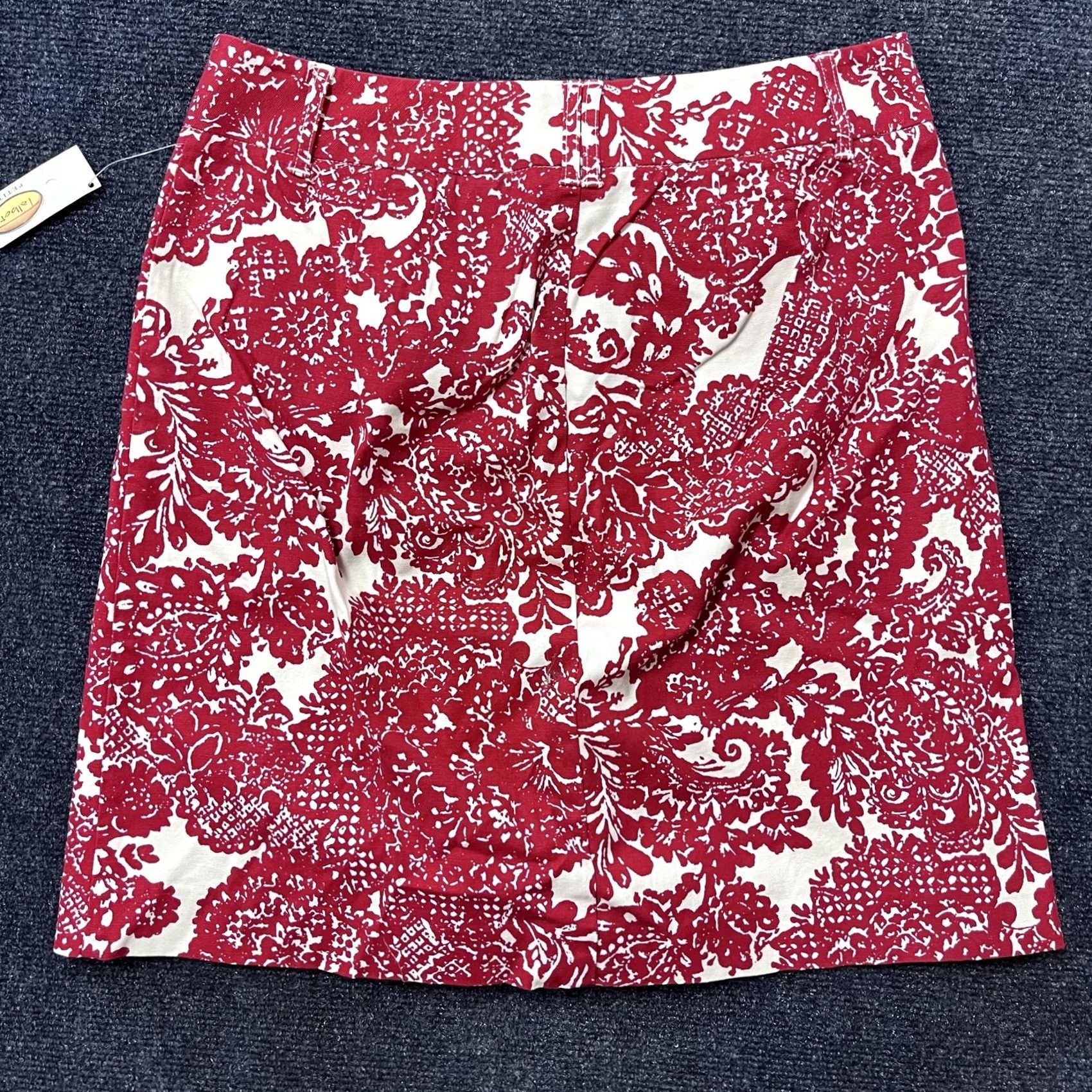Talbots Talbots Shorts Womens 8 Red White Floral Stretch Petite Dressy Summer NWT Size 30" / US 8 / IT 44 - 3 Thumbnail