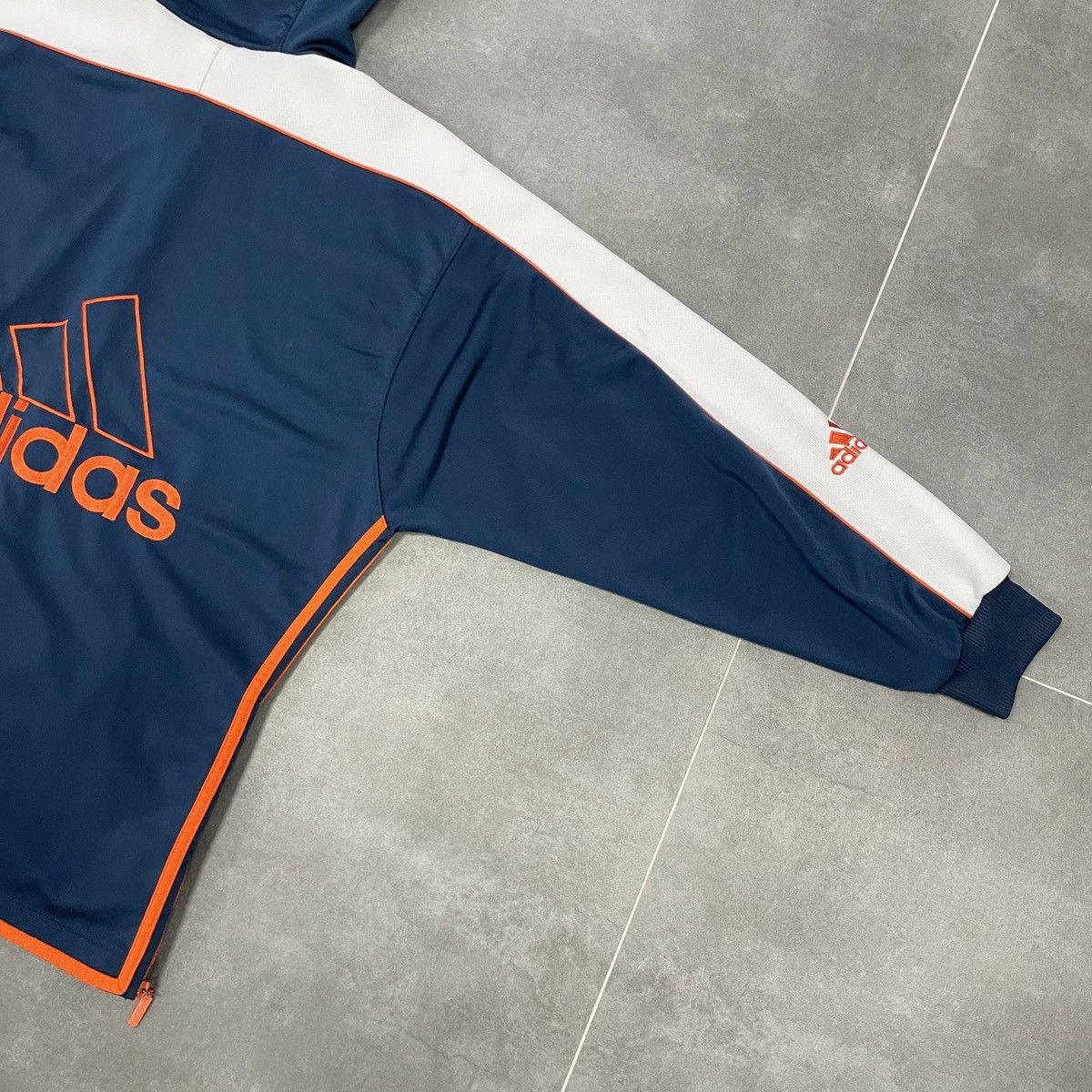 Adidas × Vintage Vintage Adidas Jacket Size M Size US M / EU 48-50 / 2 - 24 Thumbnail