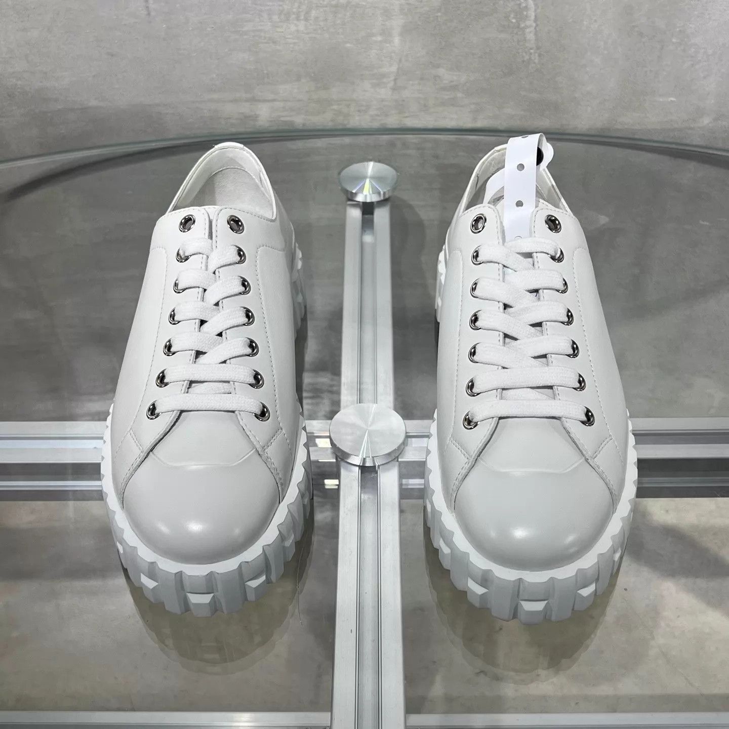 Hermes Hermes Biscuit Sneakers White 36 BNIB Size US 5.5 / IT 35.5 - 1 Thumbnail