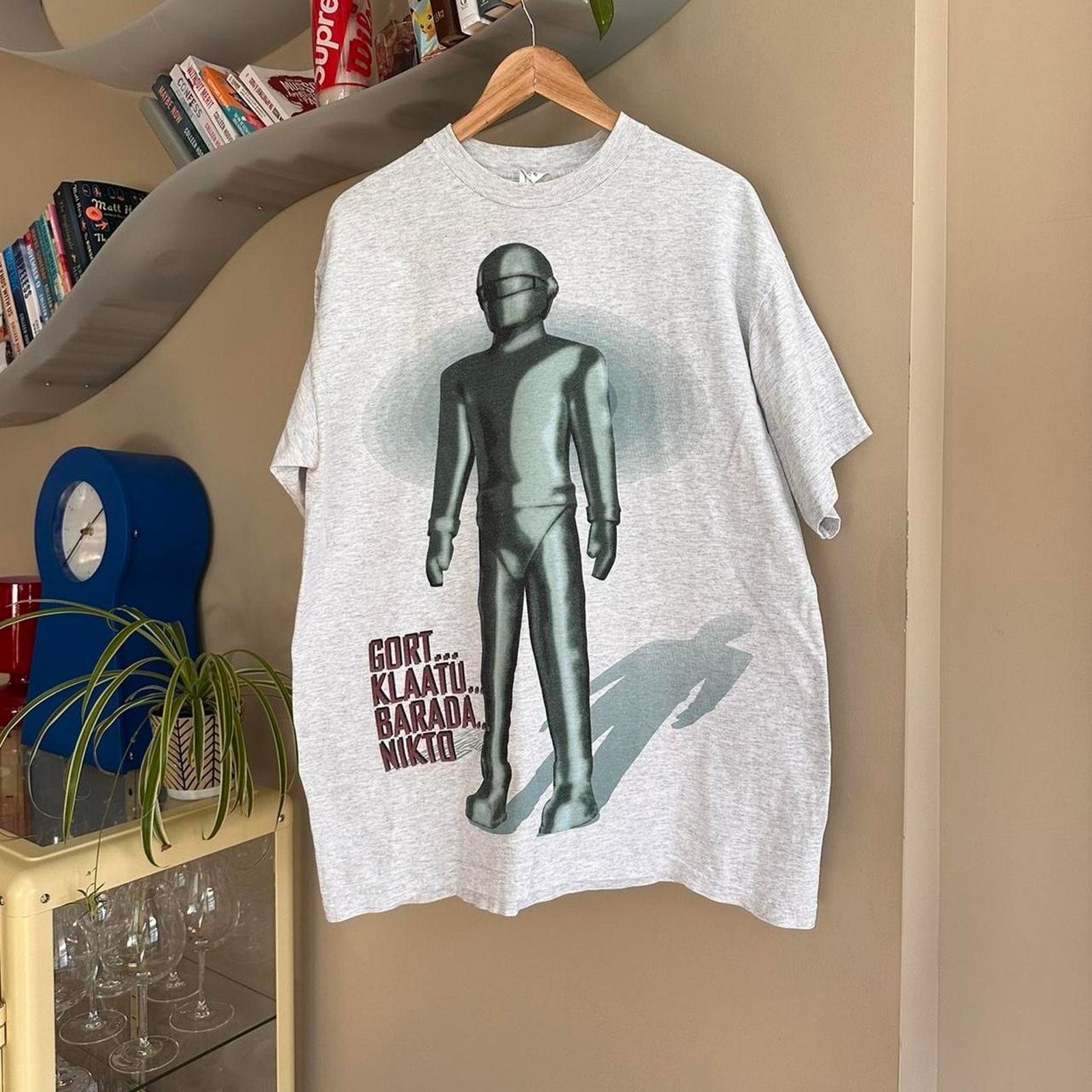 Fruit Of The Loom × Vintage Vintage 1996 The Day The Earth Stood Still Movie Promo Shirt Size US XL / EU 56 / 4 - 1 Thumbnail