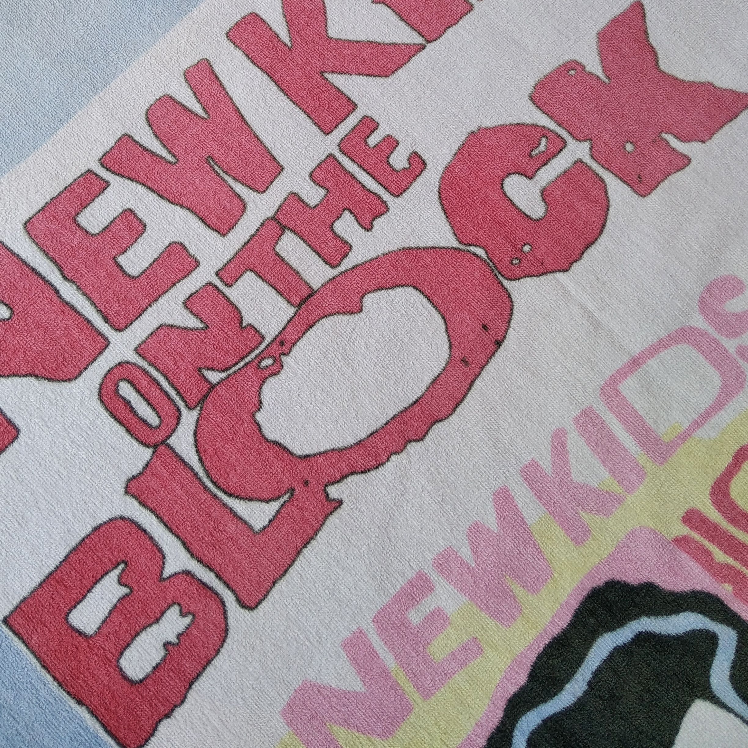 Band Tees Vintage 80's NEW KIDS ON THE BLOCK Towell / Flag cr 1989 Size ONE SIZE - 2 Thumbnail