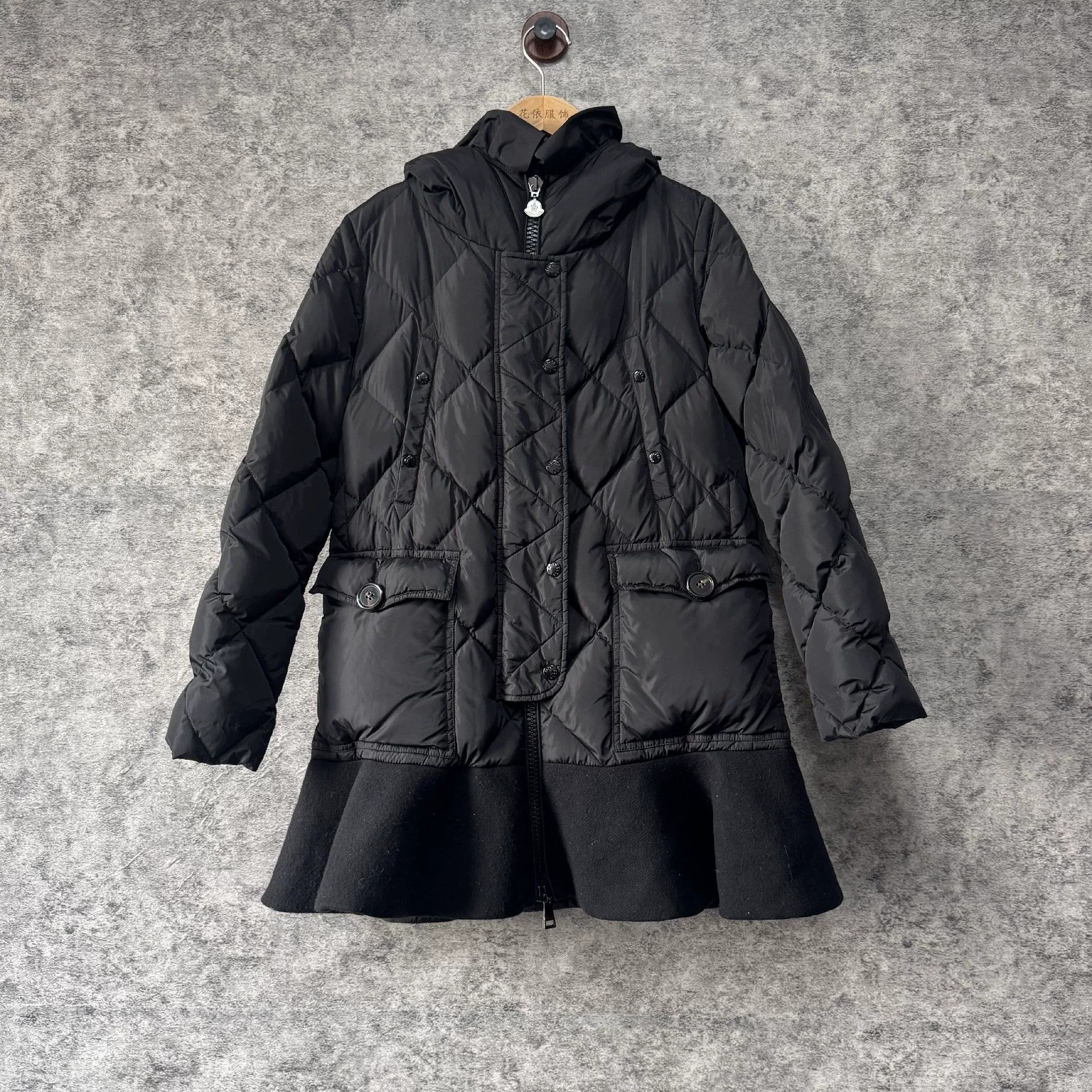 Moncler Moncler Down Down Jacket us_0 Women Size XS / US 0-2 / IT 36-38 - 1 Thumbnail