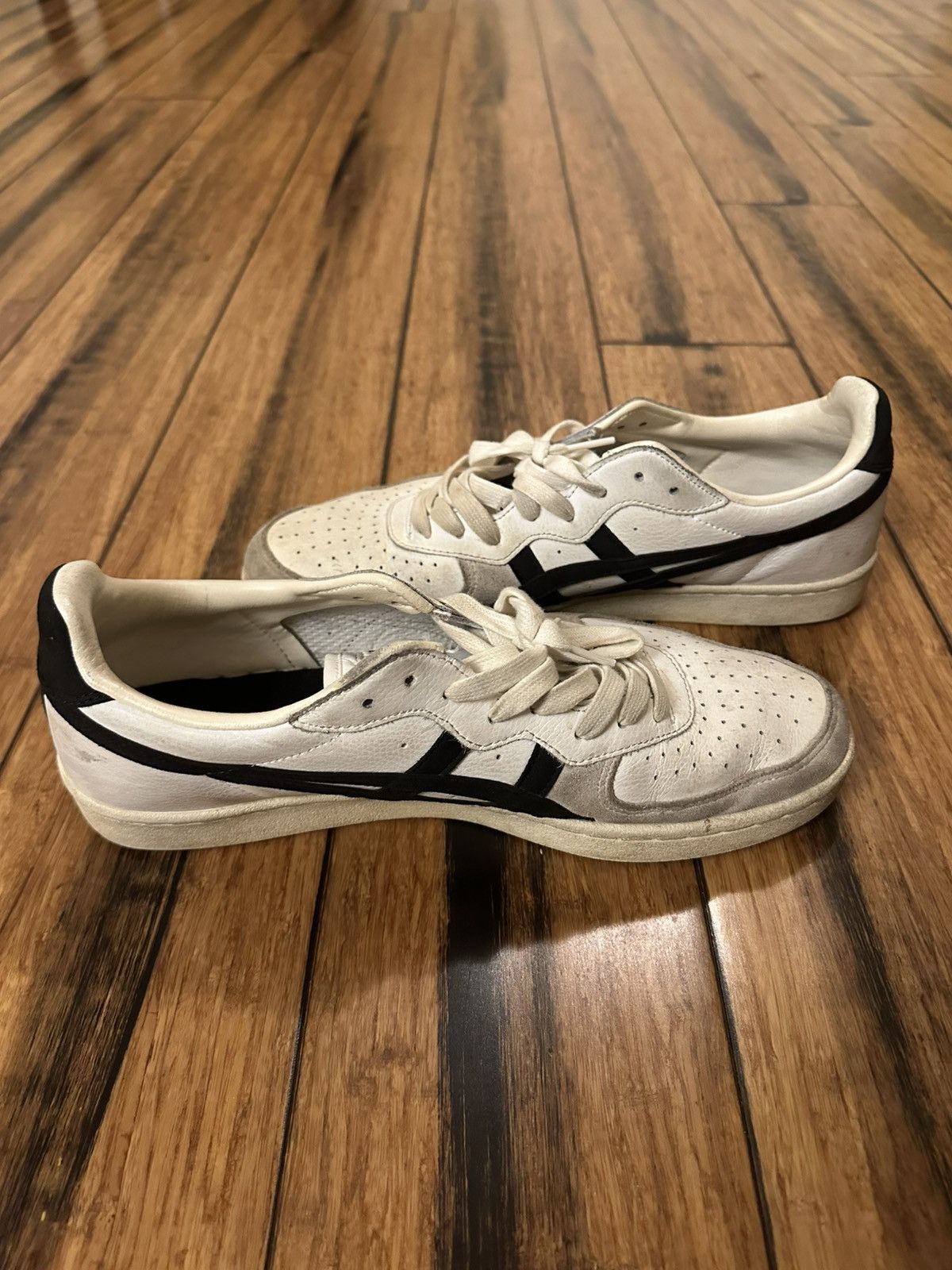 Onitsuka Tiger Onitsuka Tiger Cream Sneakers Size US 10 / EU 43 - 3 Thumbnail
