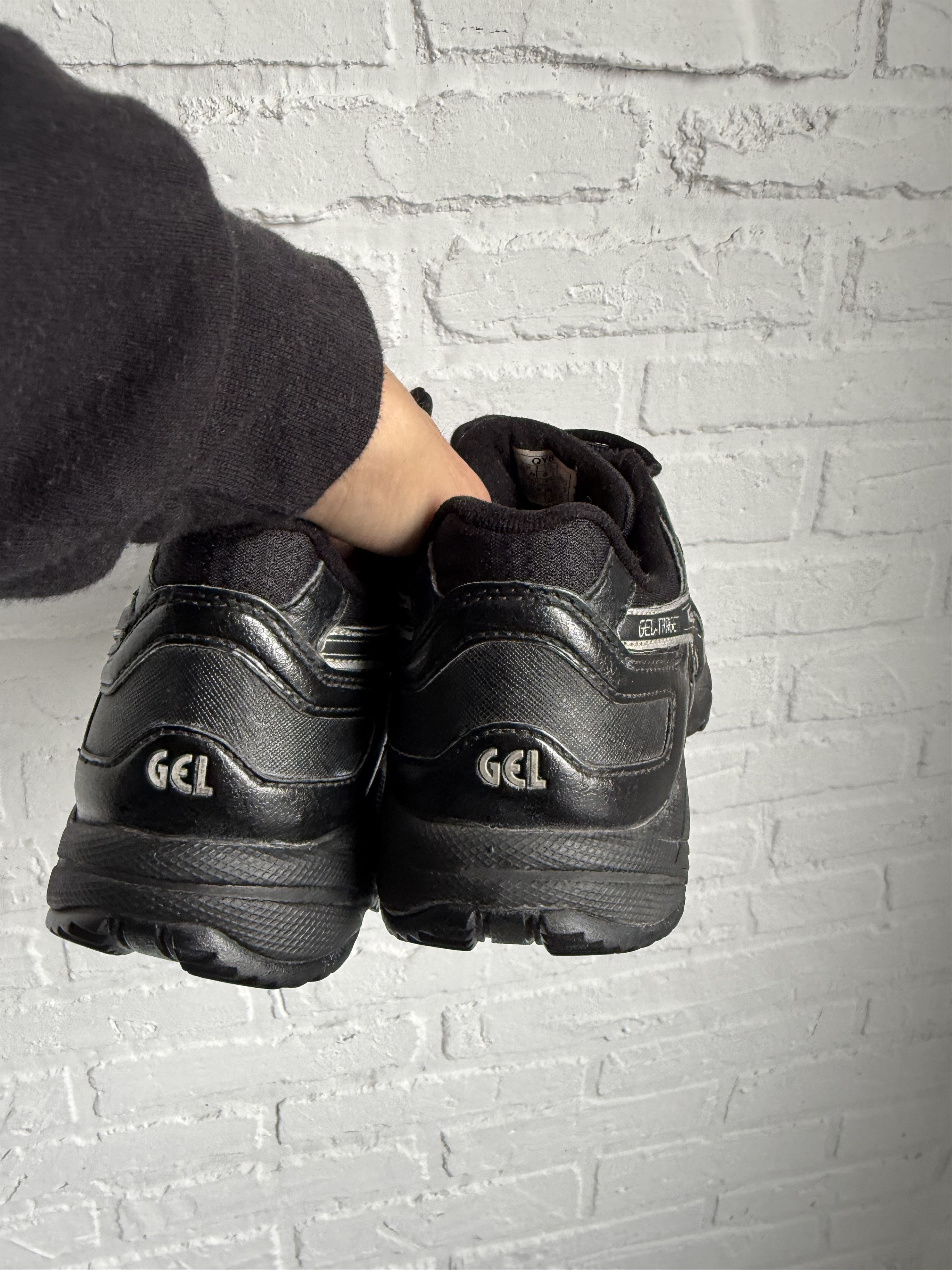 Asics Vintage ASICS gel target gore-Tex sneakers Size US 9.5 / EU 42-43 - 10 Thumbnail