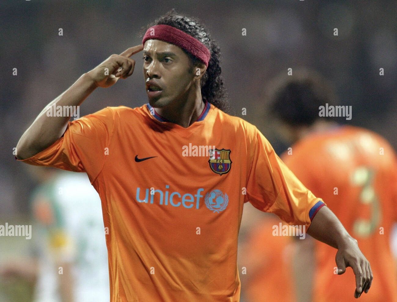 Nike Vintage Barcelona 2006-2007 Away Soccer Jersey Football Kit Size US S / EU 44-46 / 1 - 3 Thumbnail